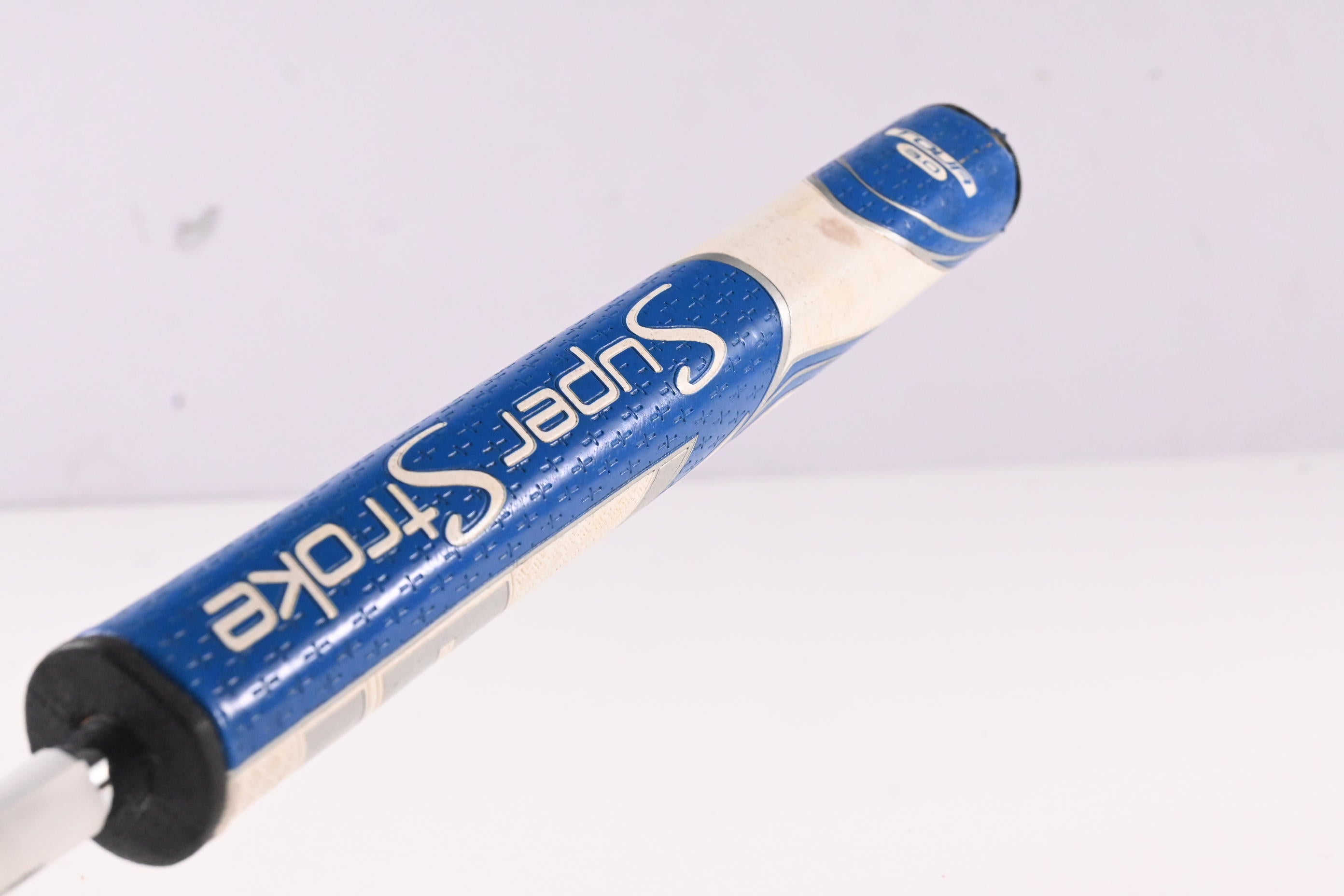 Odyssey White Hot RX V-Line Fang Putter / 34 Inch