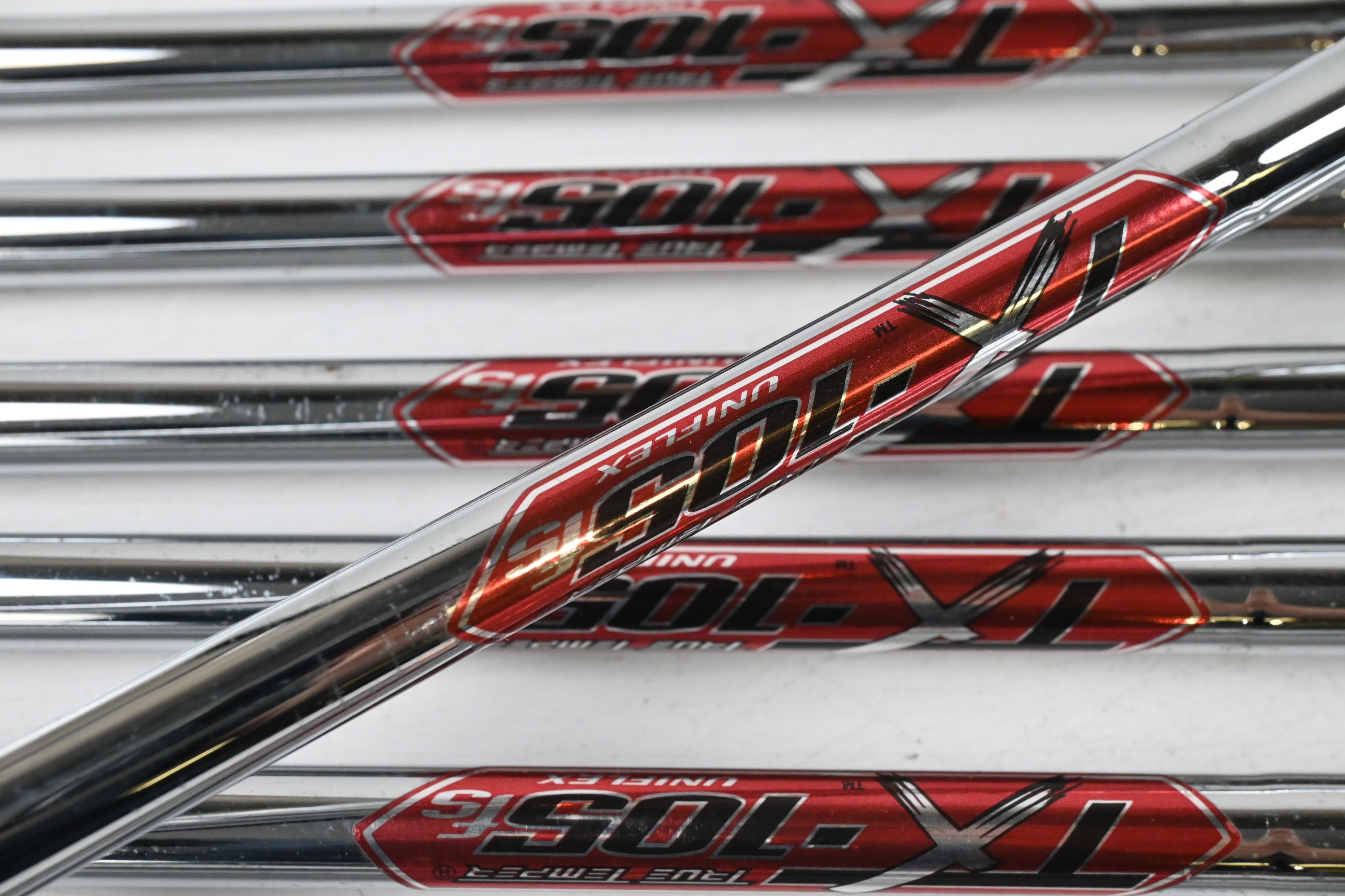 Wilson Di7 Irons / 4-PW+SW / Uniflex TX-105 Shafts