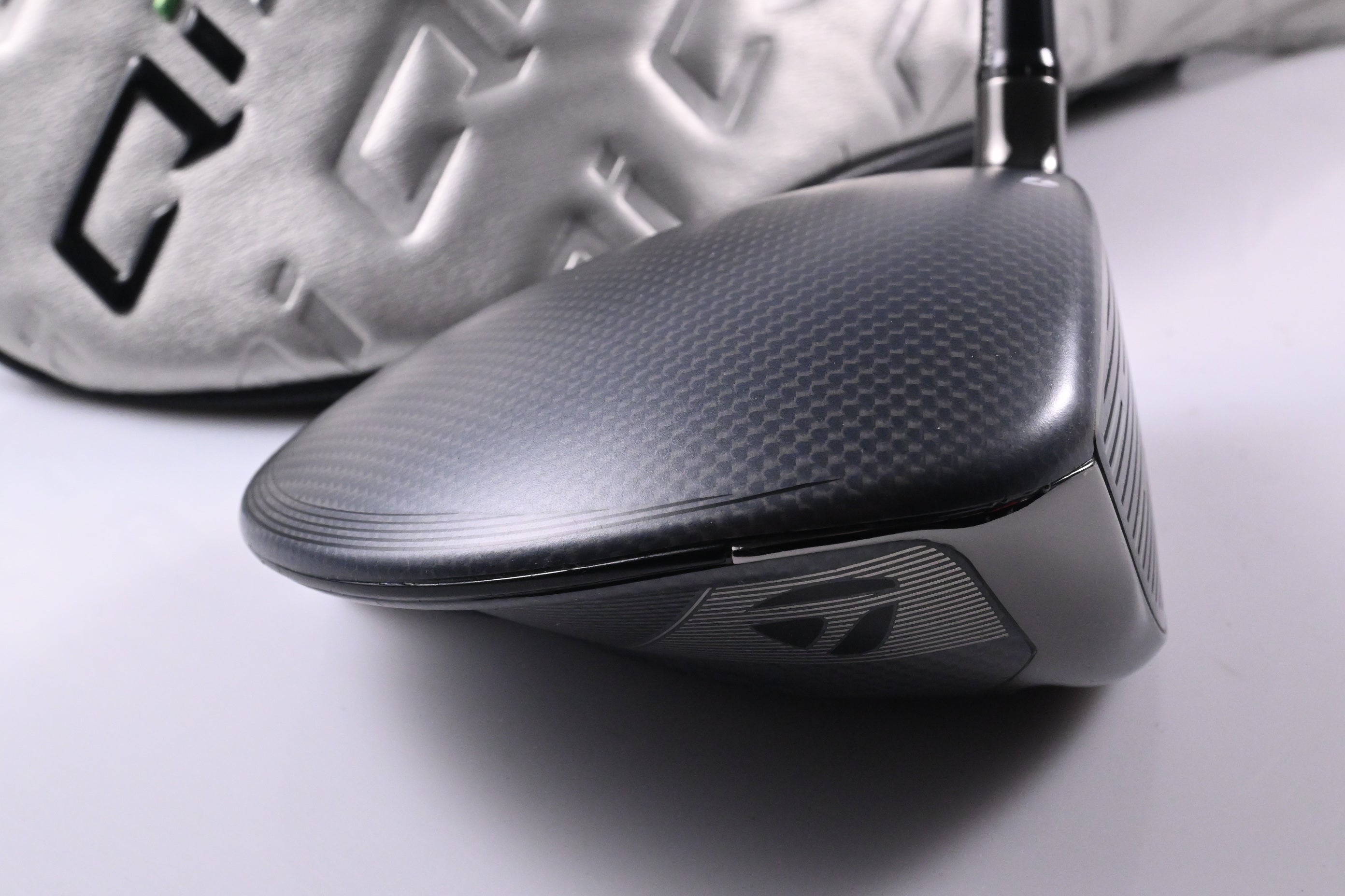 Taylormade Qi35 Max Driver / 10.5 Degree / Regular Flex Fujikura SpeederNX TCS