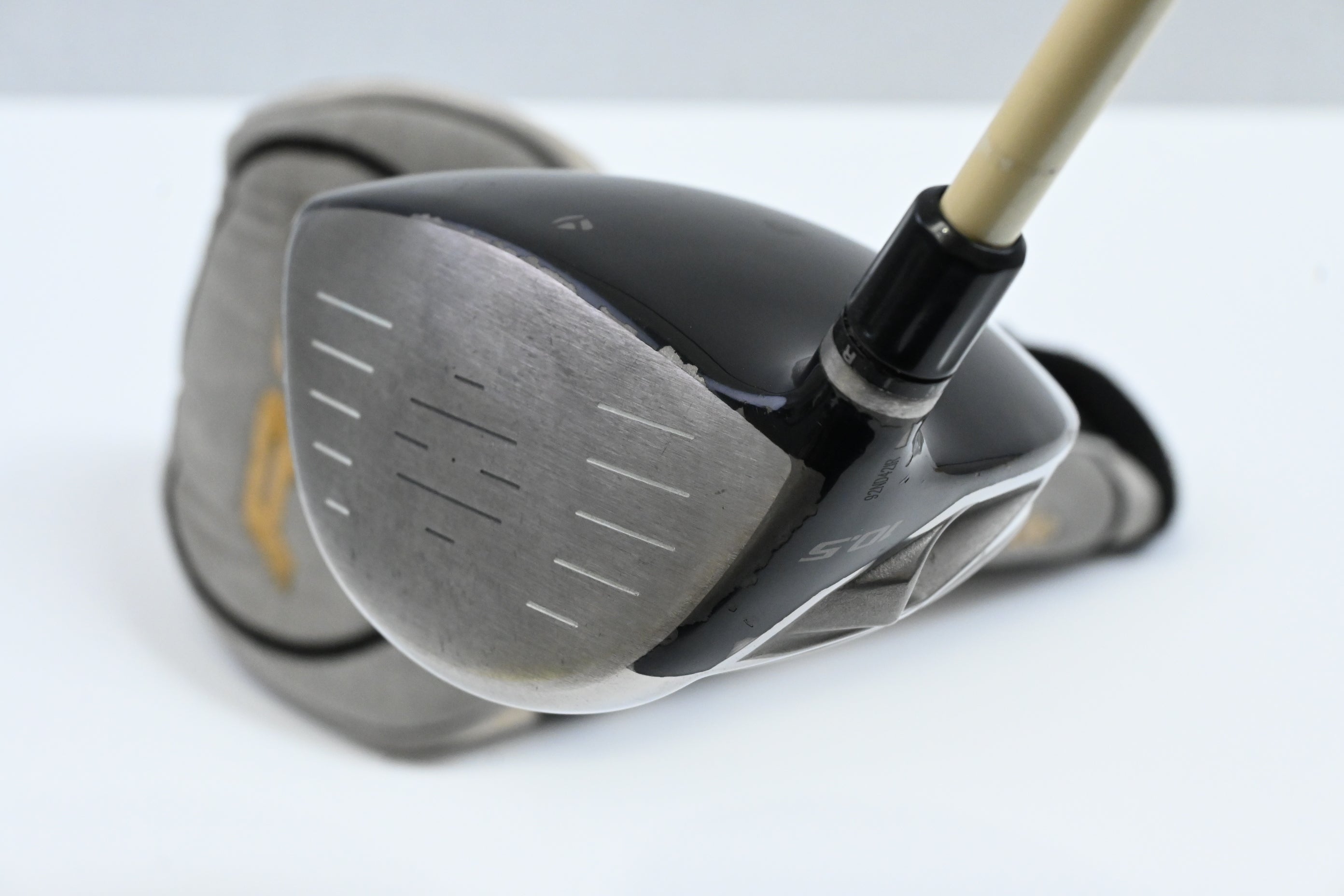 Taylormade R9 Driver / 10.5 Degree / Stiff Flex Fujikura Rombax F 4F09 Shaft