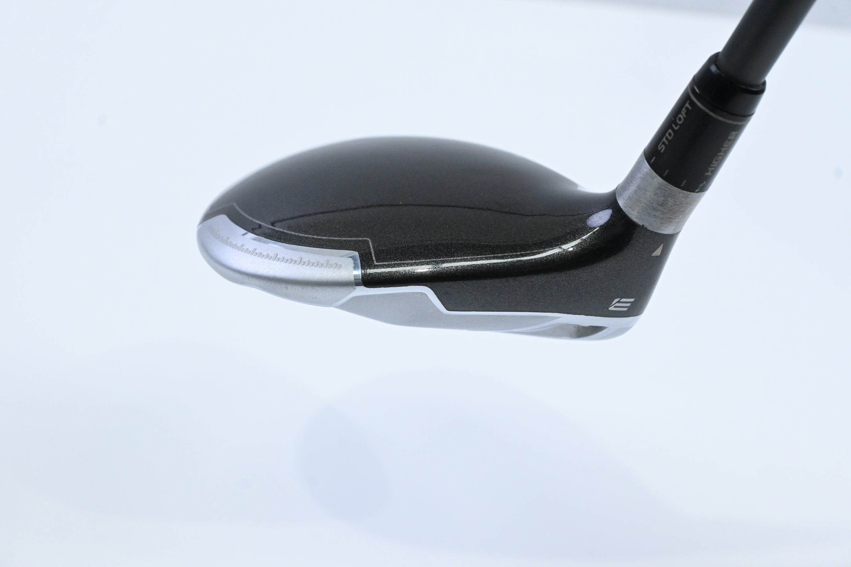 Left Hand Taylormade SLDR #3 Wood / 15 Degree / Regular Flex Fujikura Speeder 77