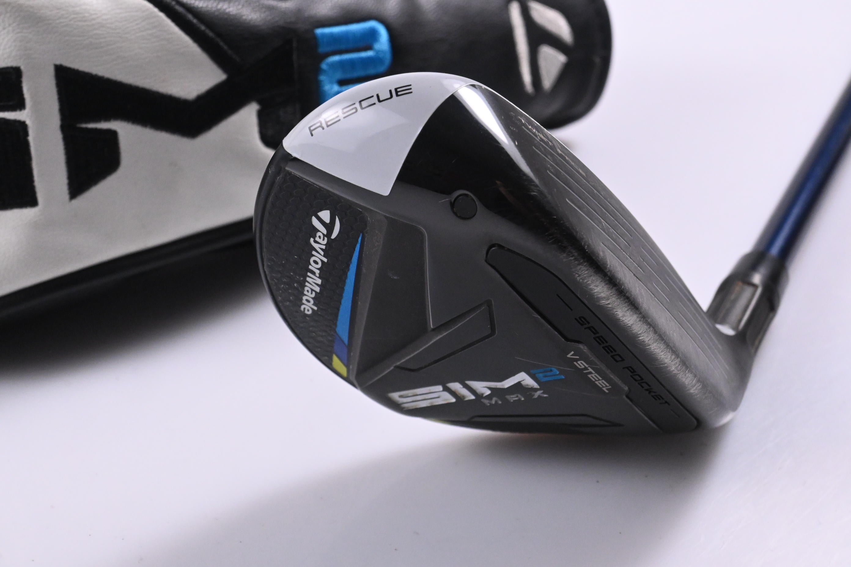 Taylormade SIM2 Max #4 Hybrid / 22 Degree / Regular Flex Ventus Blue 6 Shaft