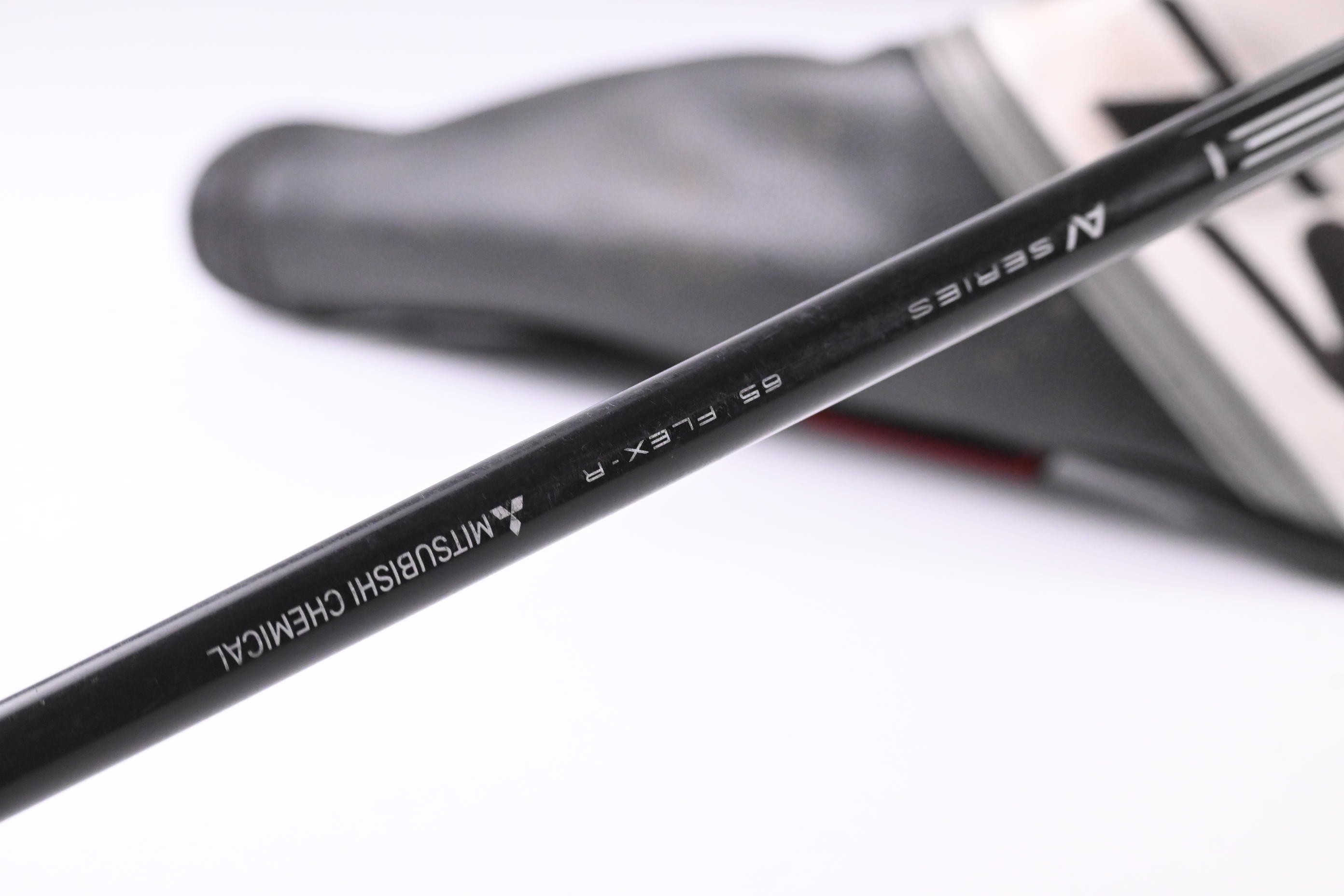 Titleist TSR2 #5 Wood / 18 Degree / Regular Flex Tensei AV Blue 65 Shaft