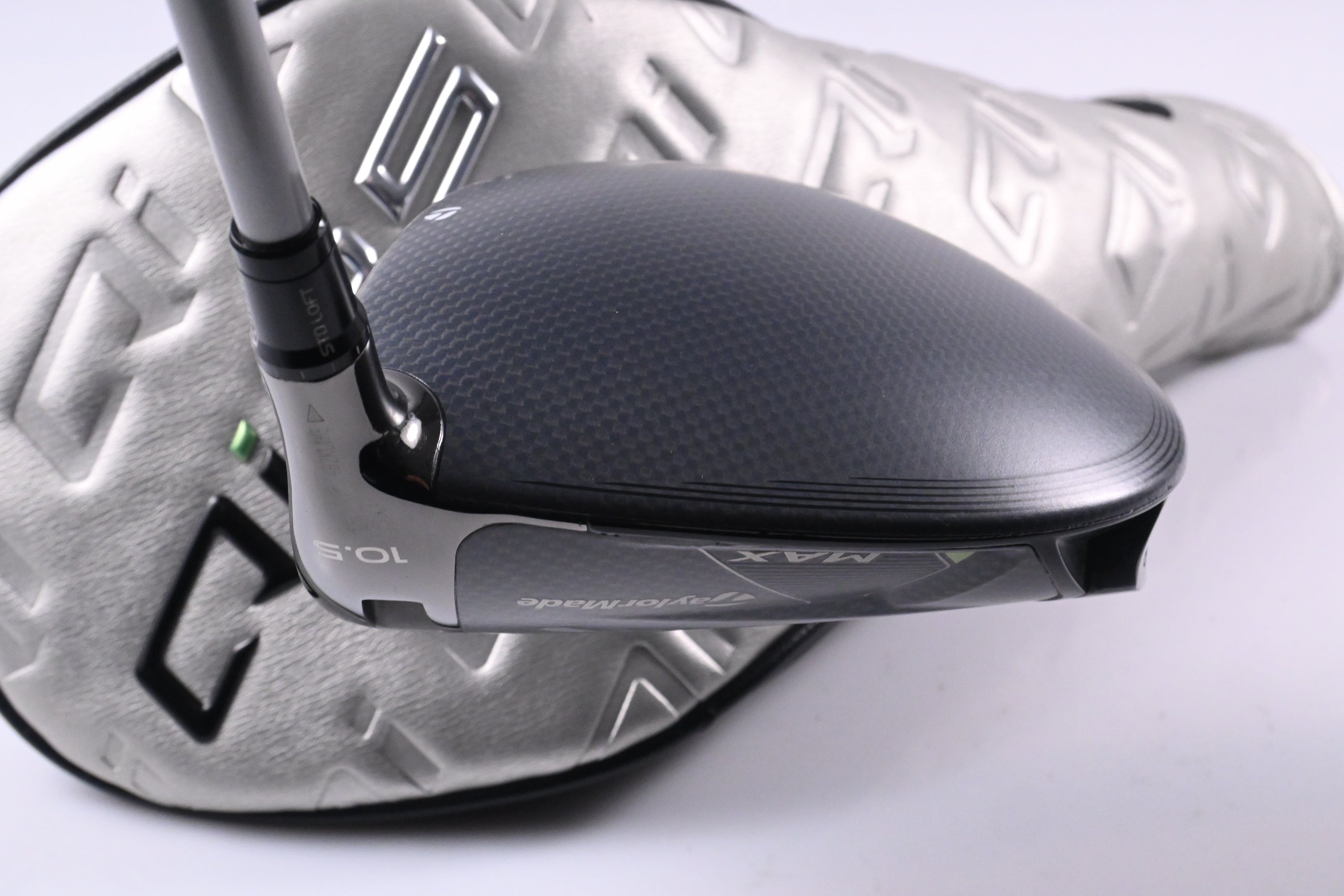 Taylormade Qi35 Max Driver / 10.5 Degree / Regular Flex Fujikura SpeederNX TCS