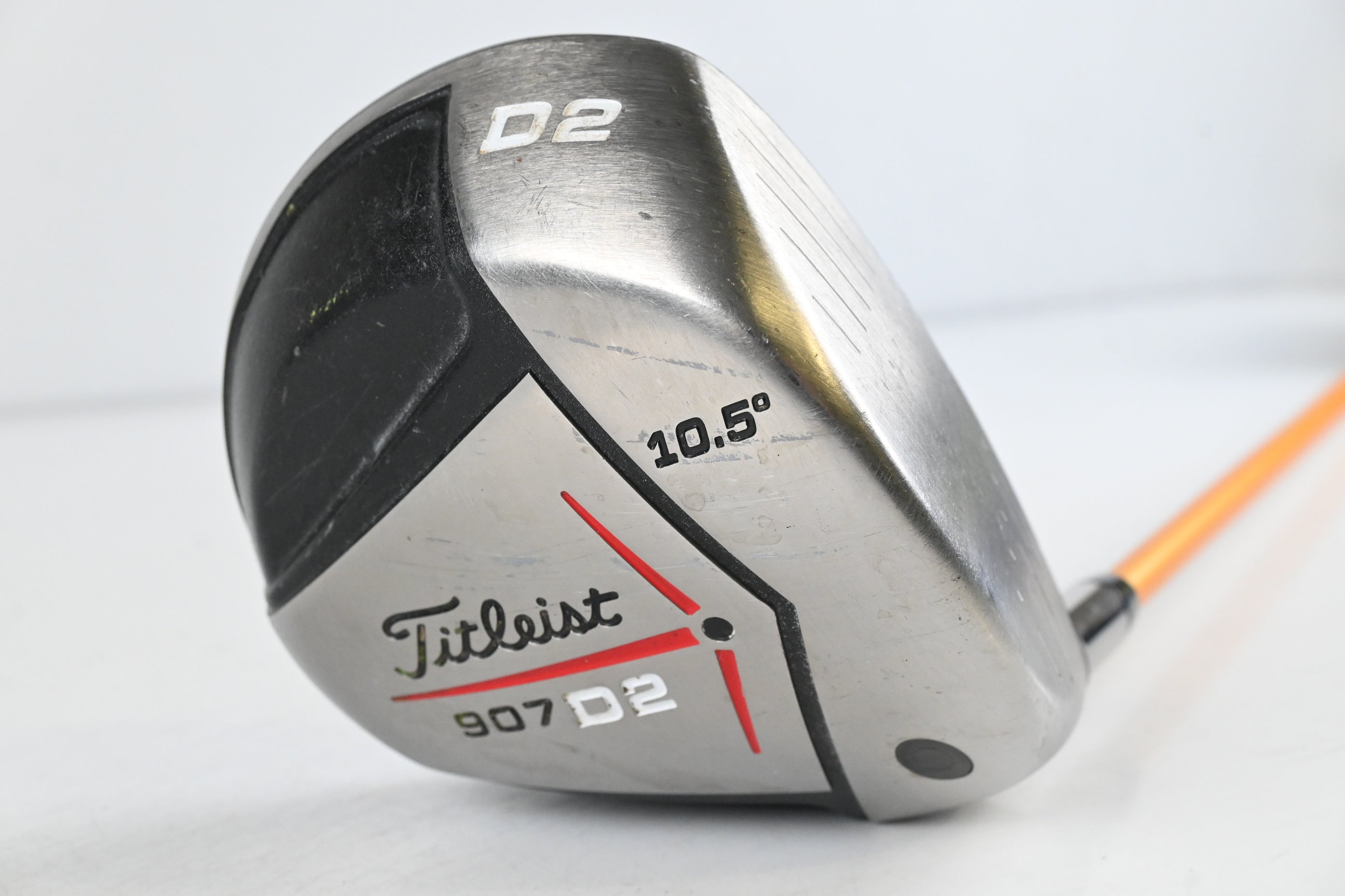 Titleist 907 D2 Driver / 10.5 Degree / Regular Flex UST Proforce V2 75 Shaft