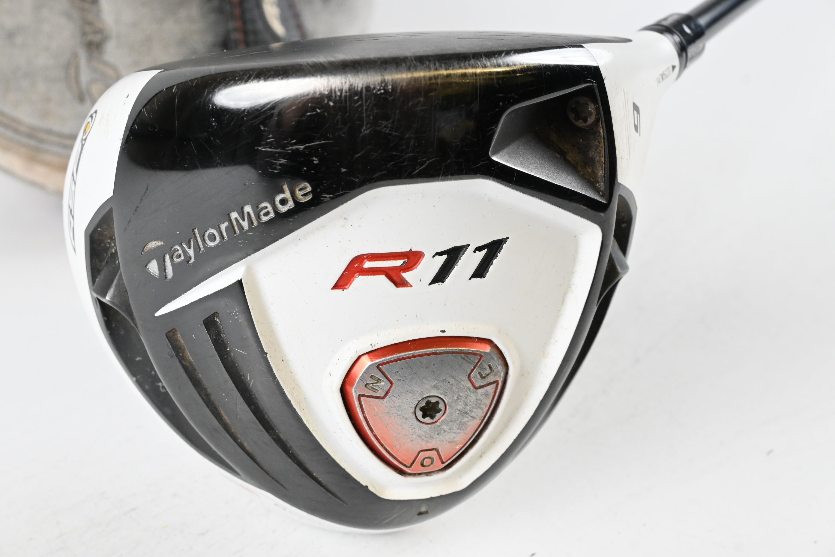 Taylormade R11 Driver / 9 Degree / Stiff Flex Fujikura Blur 60 Shaft