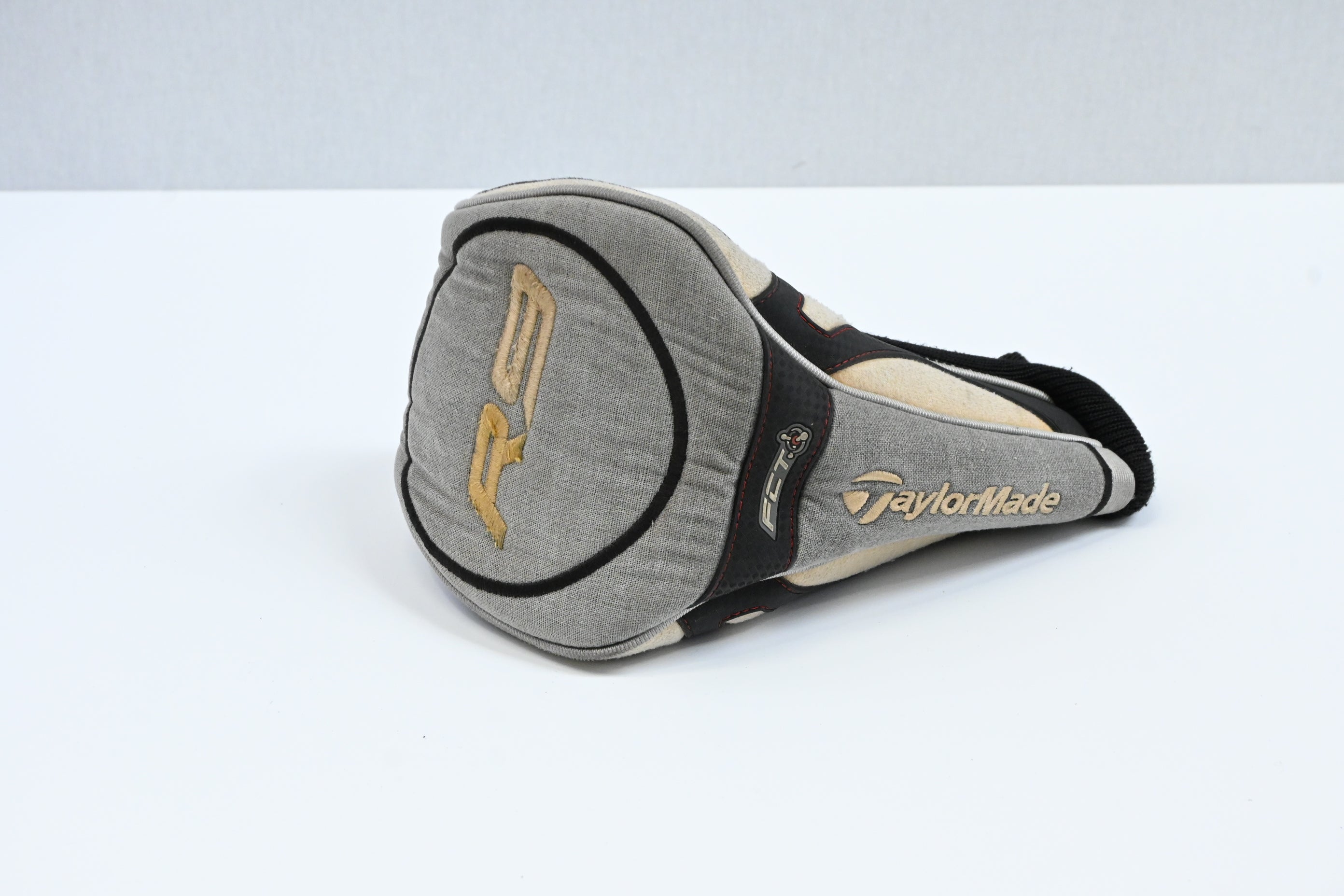 Taylormade R9 Driver / 10.5 Degree / Stiff Flex Fujikura Rombax F 4F09 Shaft