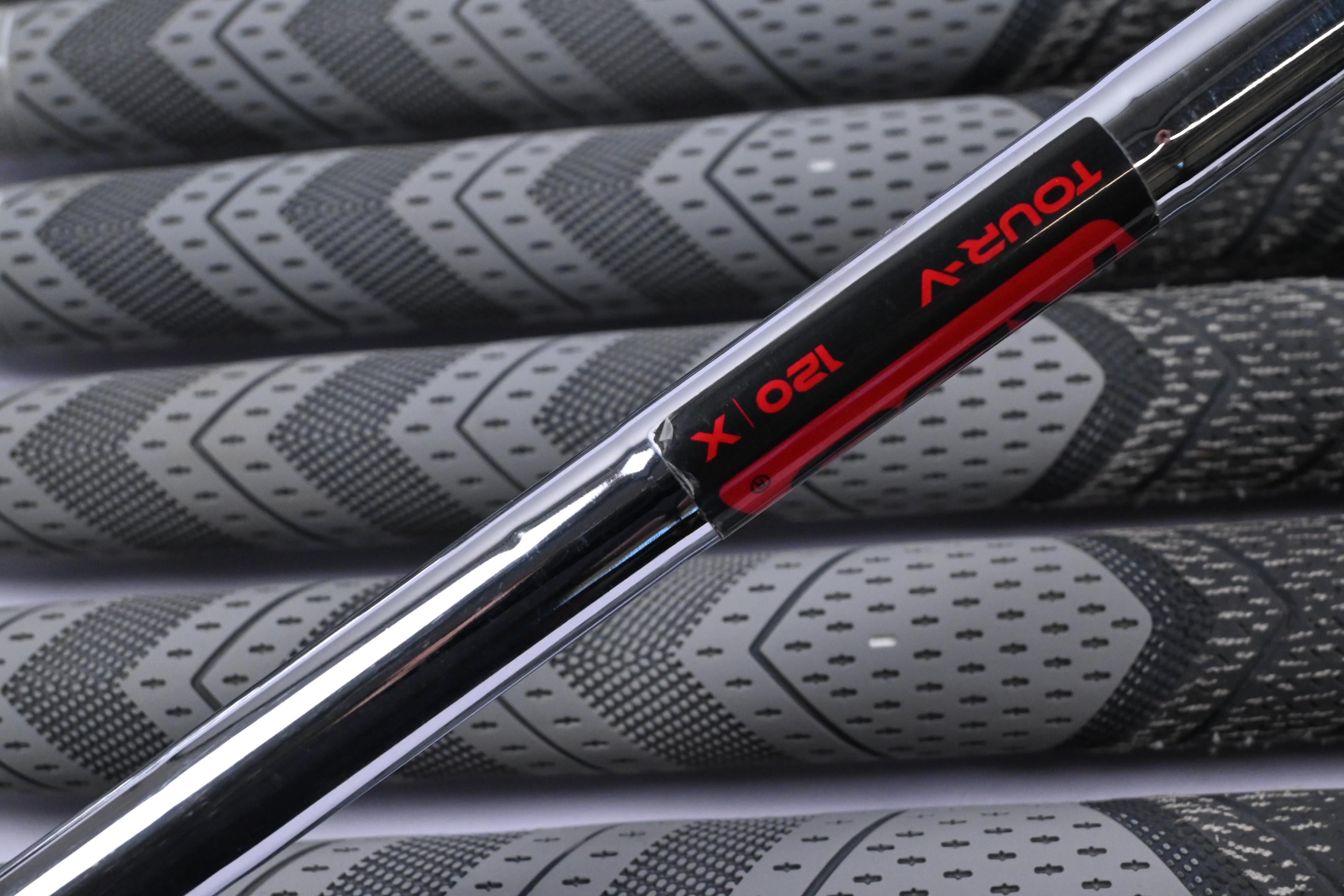 Cobra DS-Adapt Irons / 5-PW+GW / X-Flex KBS Tour KBS Tour-V 120 Shafts