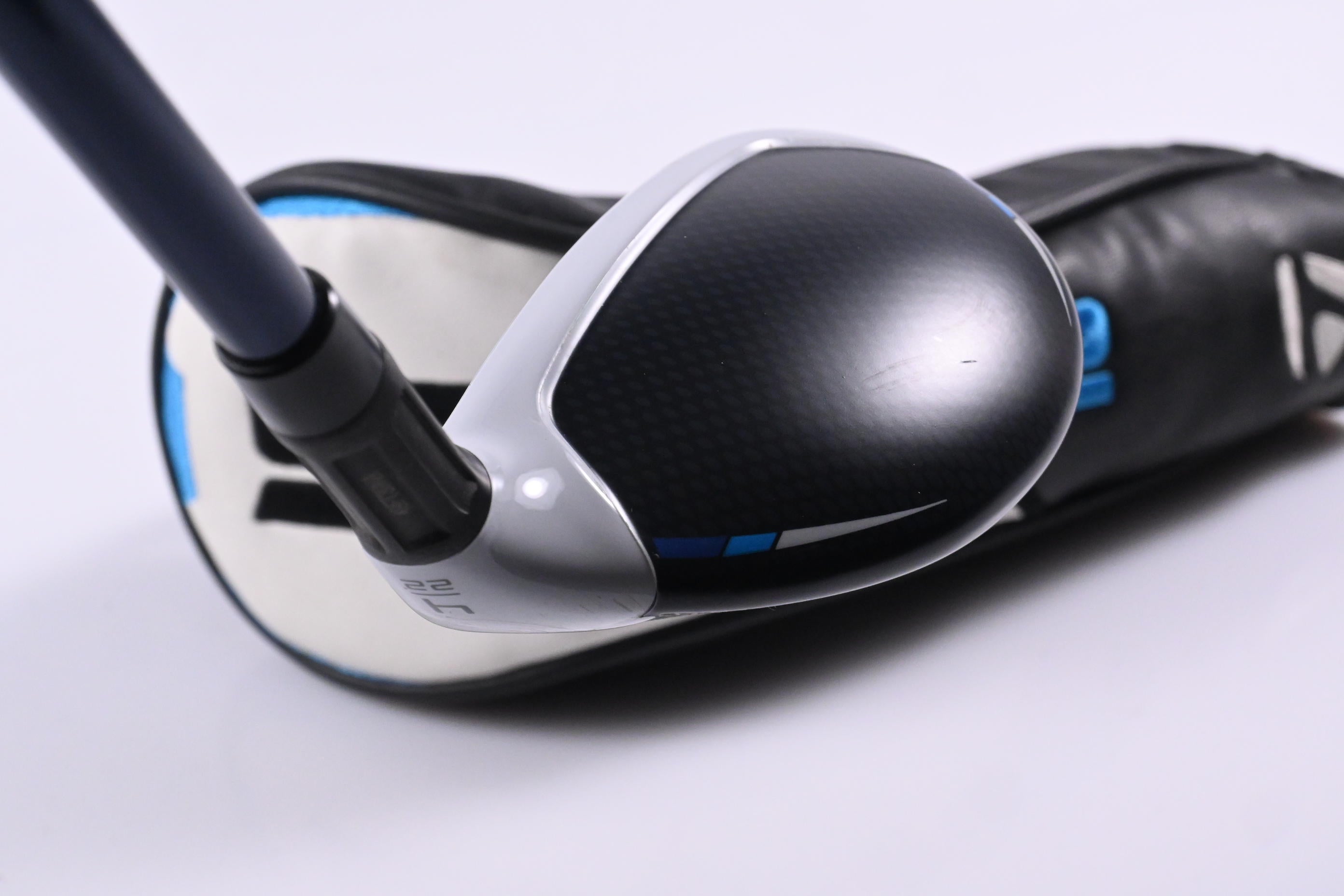 Taylormade SIM2 Max #4 Hybrid / 22 Degree / Regular Flex Ventus Blue 6 Shaft