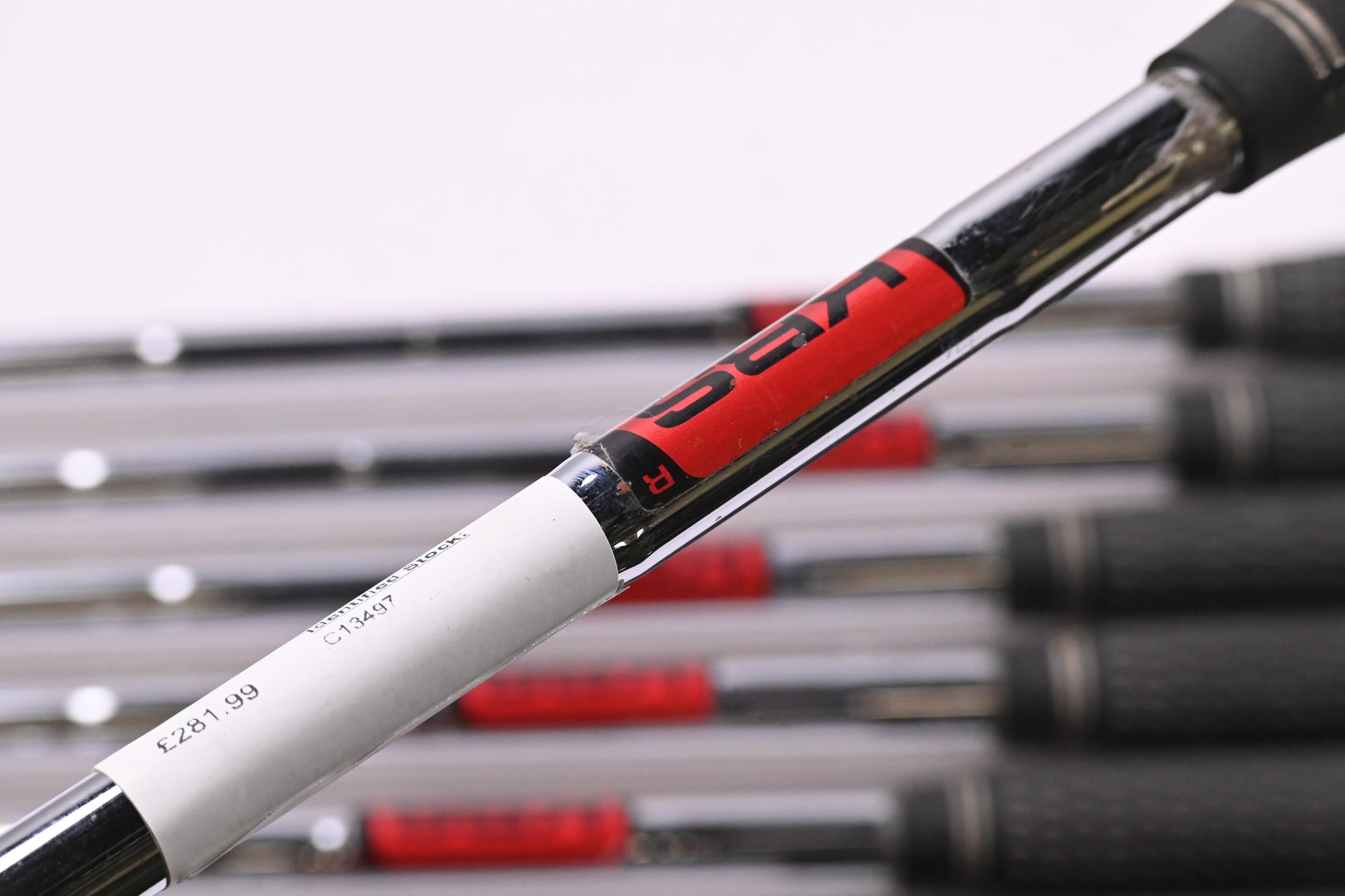 Left Hand Taylormade R9 Irons / 4-PW+SW / Regular Flex KBS Taylormade 90 Shafts