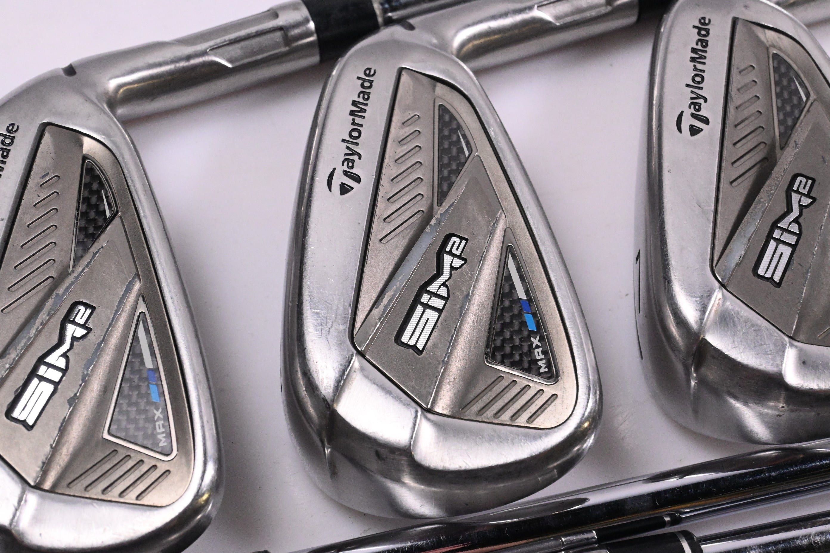 Taylormade SIM2 Max Irons / 5-PW+SW / Regular Flex KBS MAX MT 85 Shafts