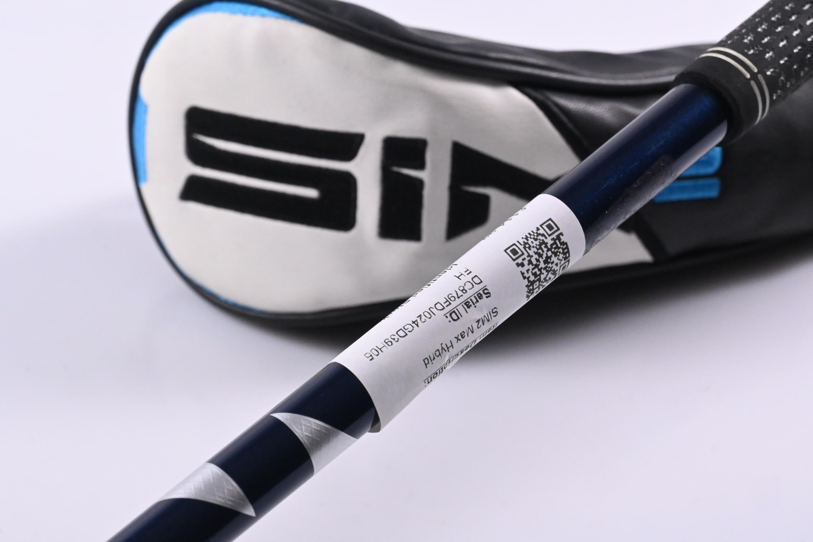 Taylormade SIM2 Max #4 Hybrid / 22 Degree / Regular Flex Ventus Blue 6 Shaft