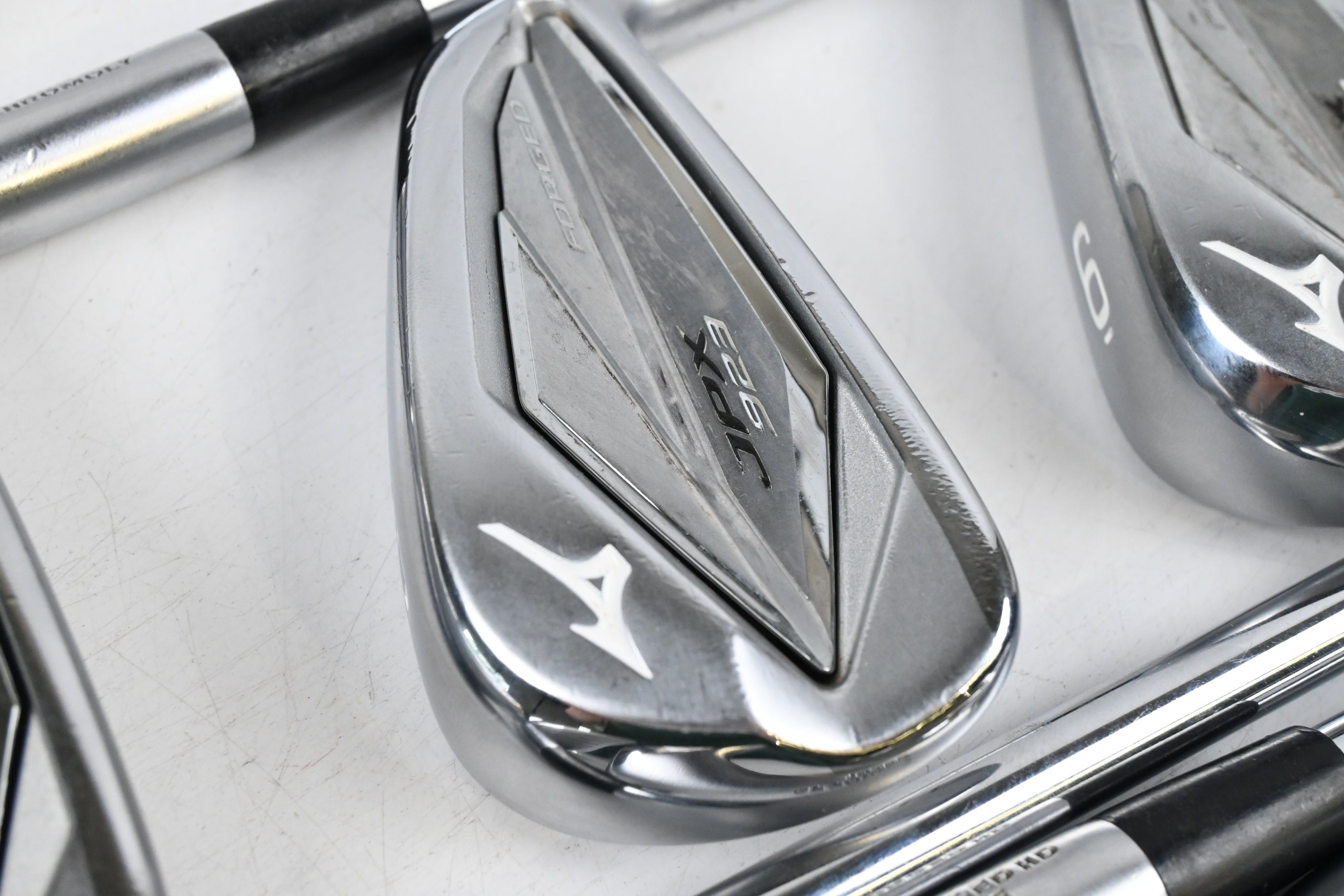 Mizuno JPX 923 Forged Irons / 4-PW / Regular Flex Dynamic Gold Mid 100 R300