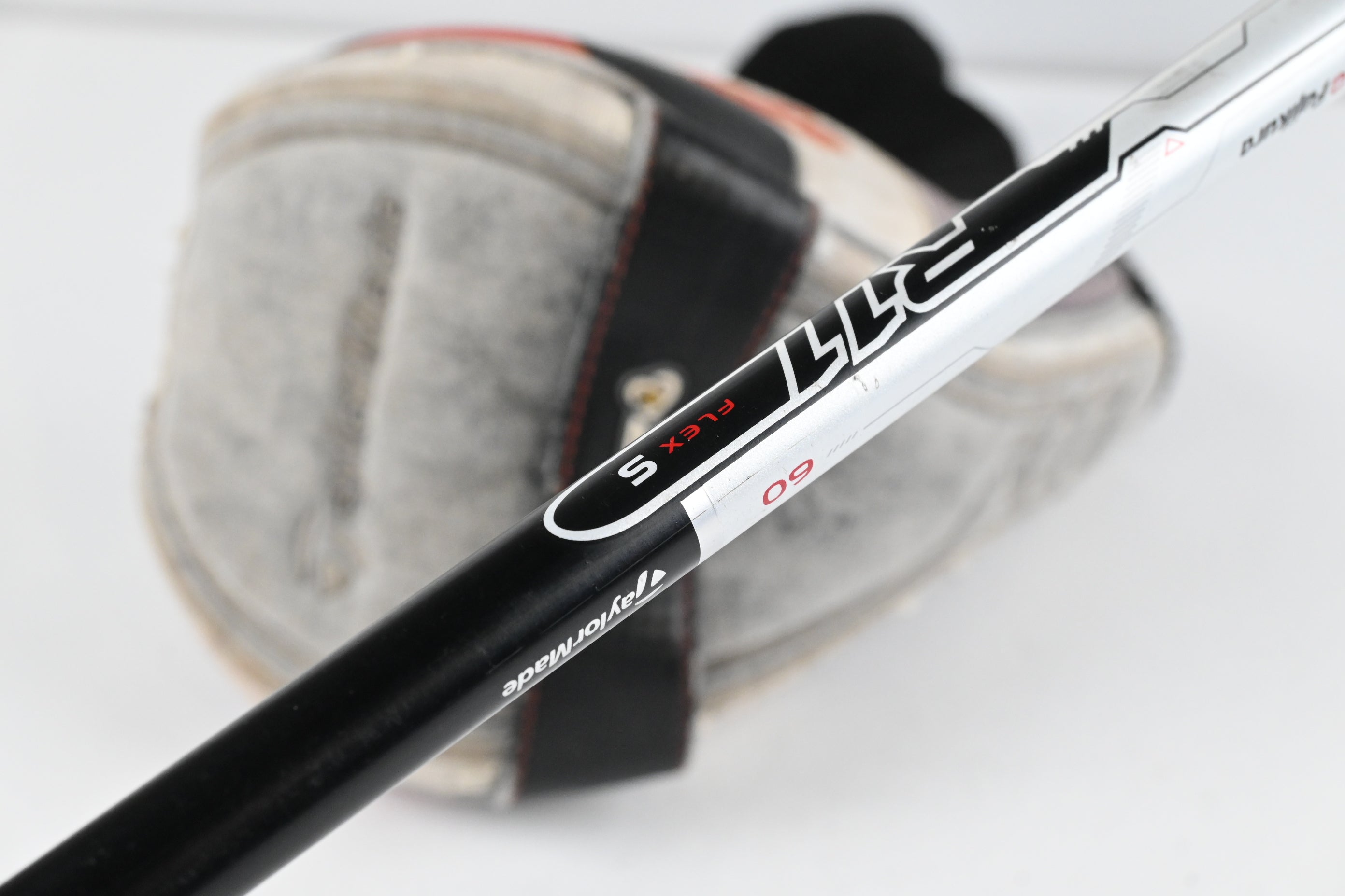 Taylormade R11 Driver / 9 Degree / Stiff Flex Fujikura Blur 60 Shaft