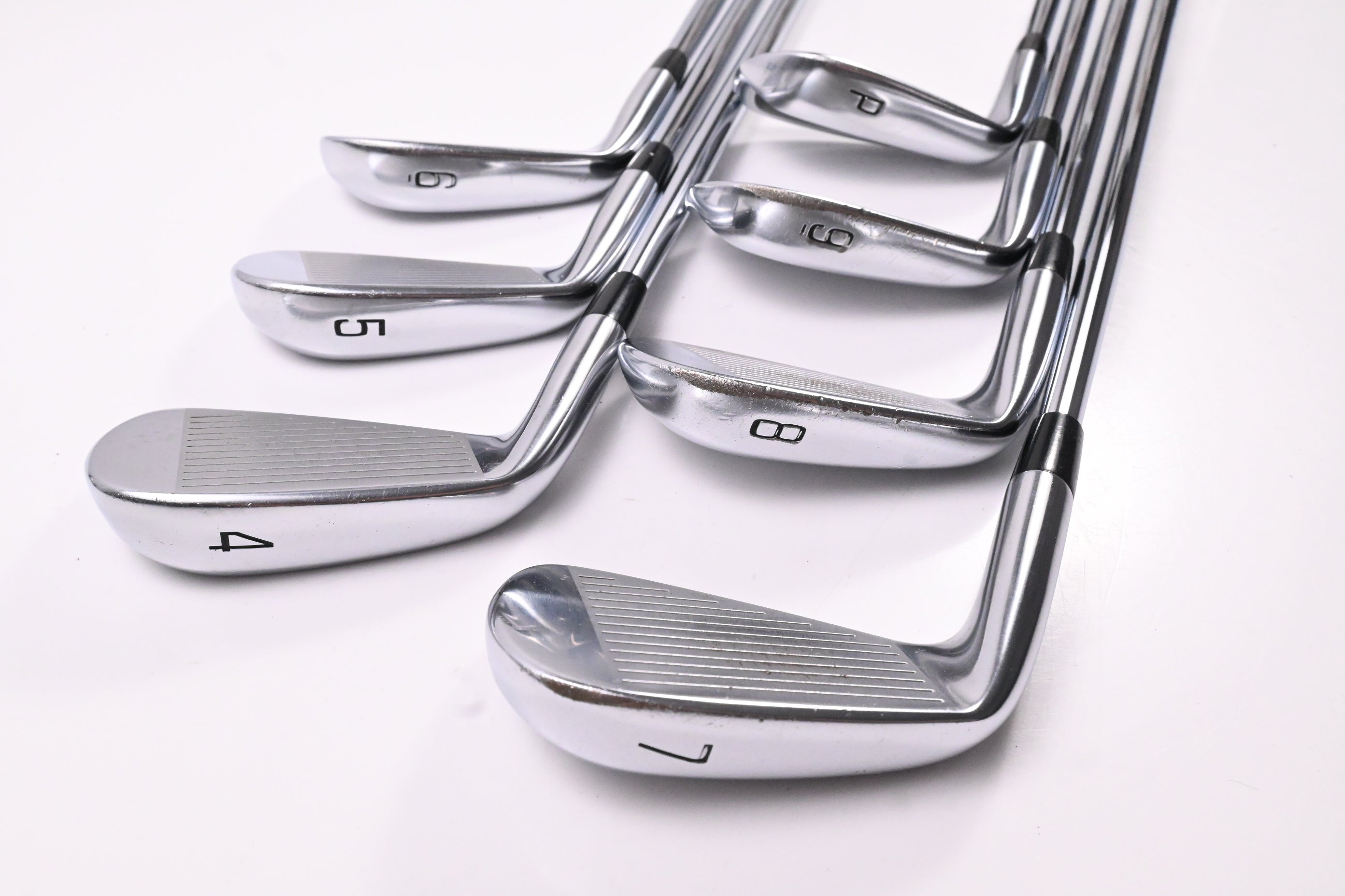 Mizuno Pro 223 Irons / 4-PW / Regular Flex Dynamic Gold 105 R300 Shafts