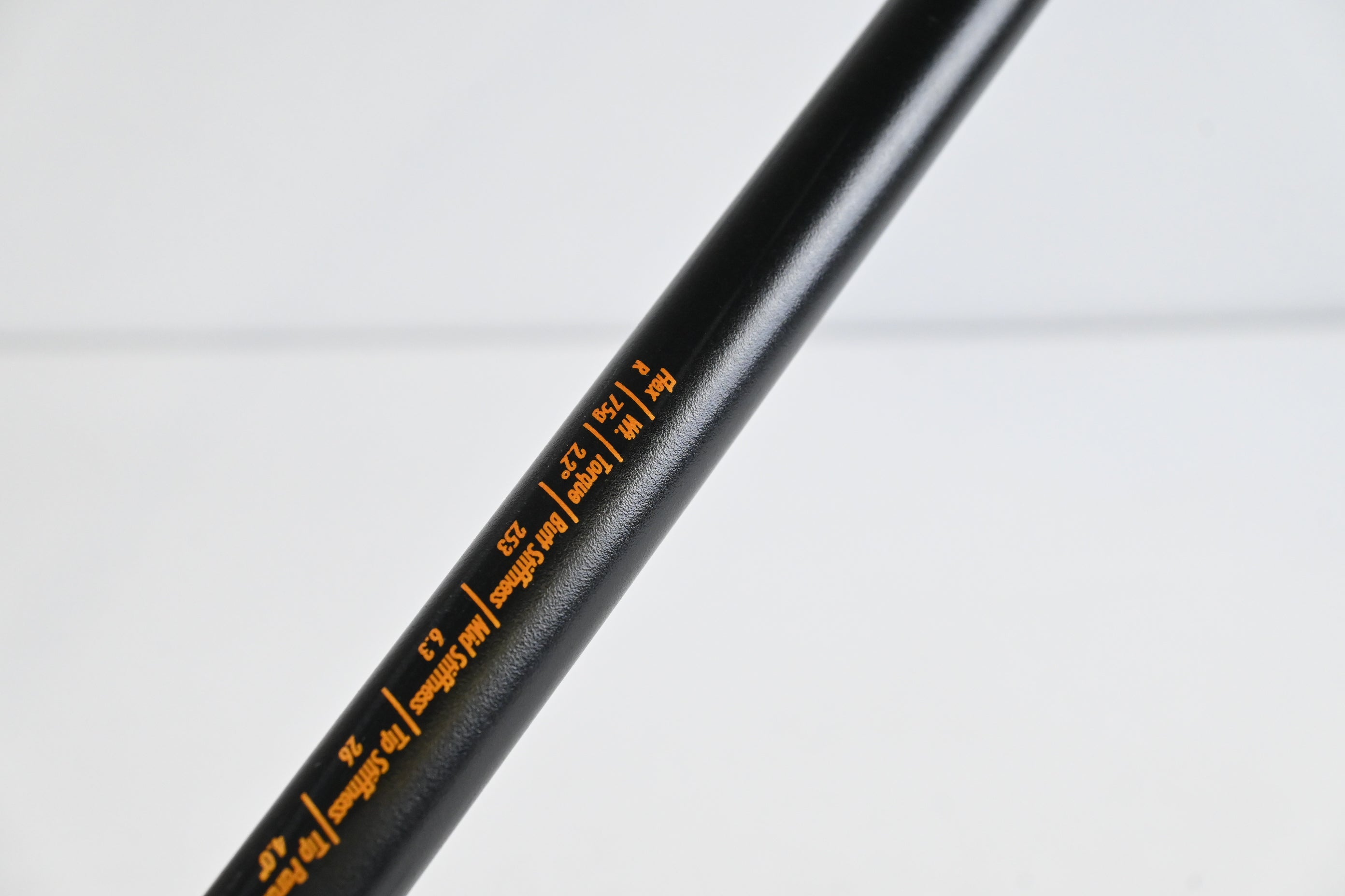 Titleist 907 D2 Driver / 10.5 Degree / Regular Flex UST Proforce V2 75 Shaft
