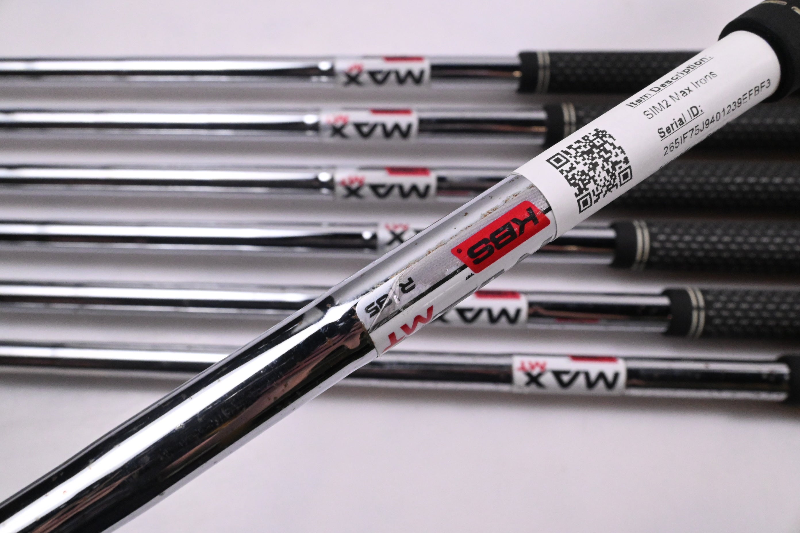 Taylormade SIM2 Max Irons / 5-PW+SW / Regular Flex KBS MAX MT 85 Shafts