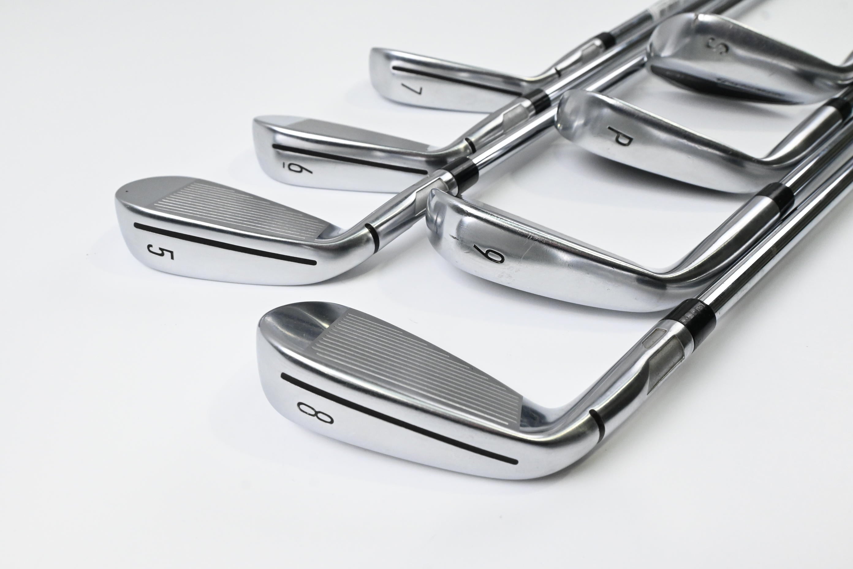 Taylormade Qi Irons / 5-PW+SW / Stiff Flex KBS Max MT 85