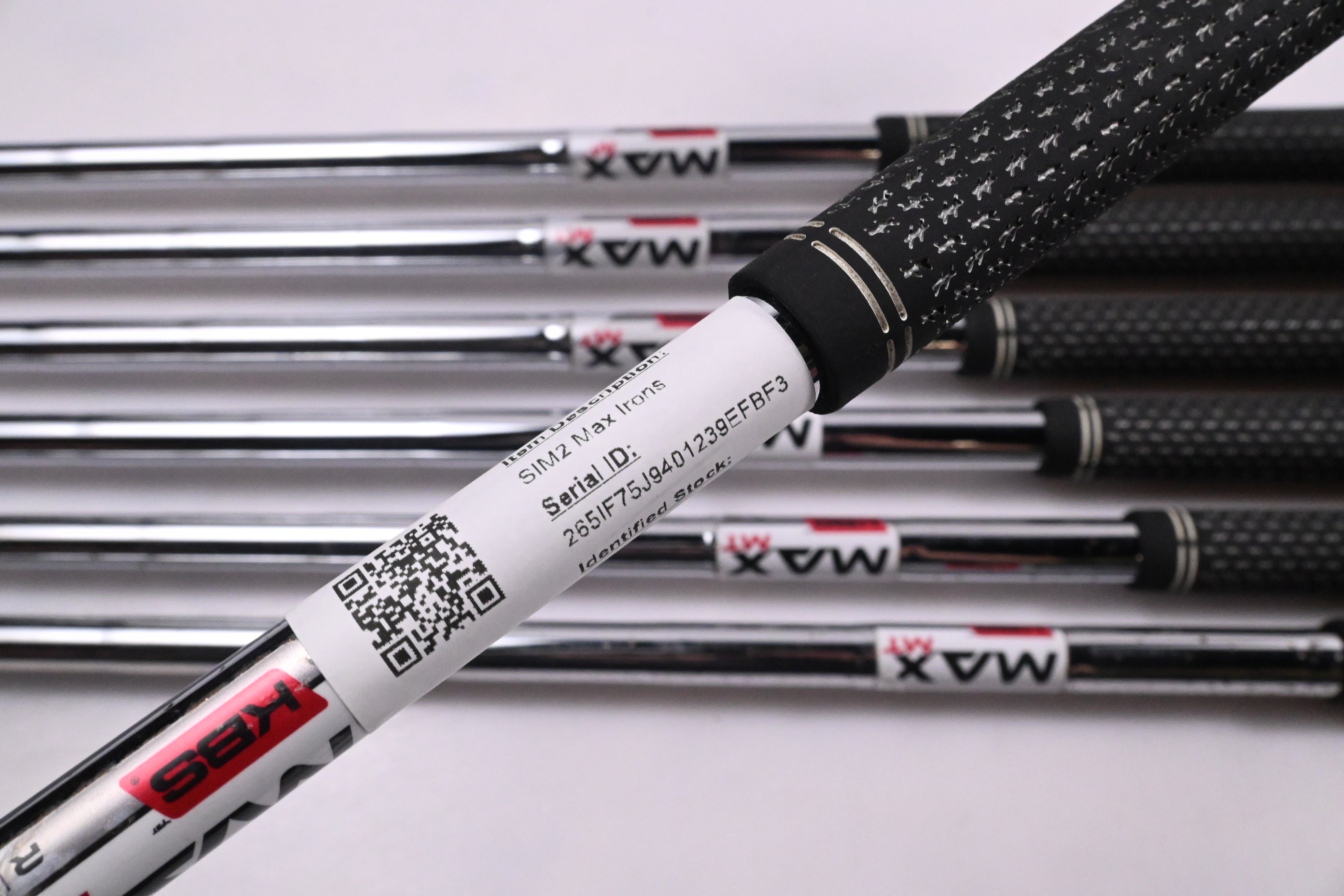 Taylormade SIM2 Max Irons / 5-PW+SW / Regular Flex KBS MAX MT 85 Shafts