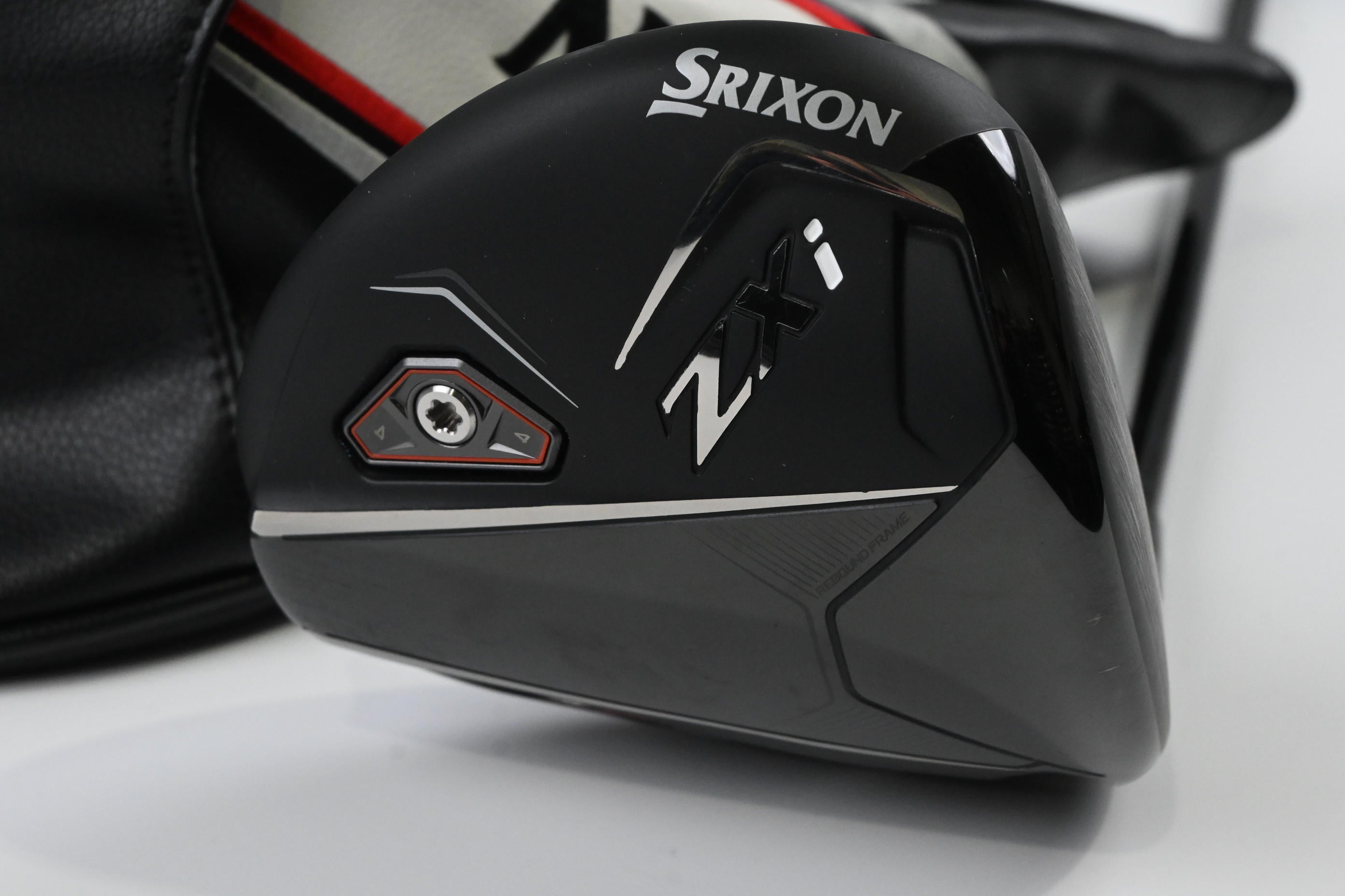 Srixon ZXi Driver / 10.5 Degree / X-Flex Kai'li White 60 Shaft