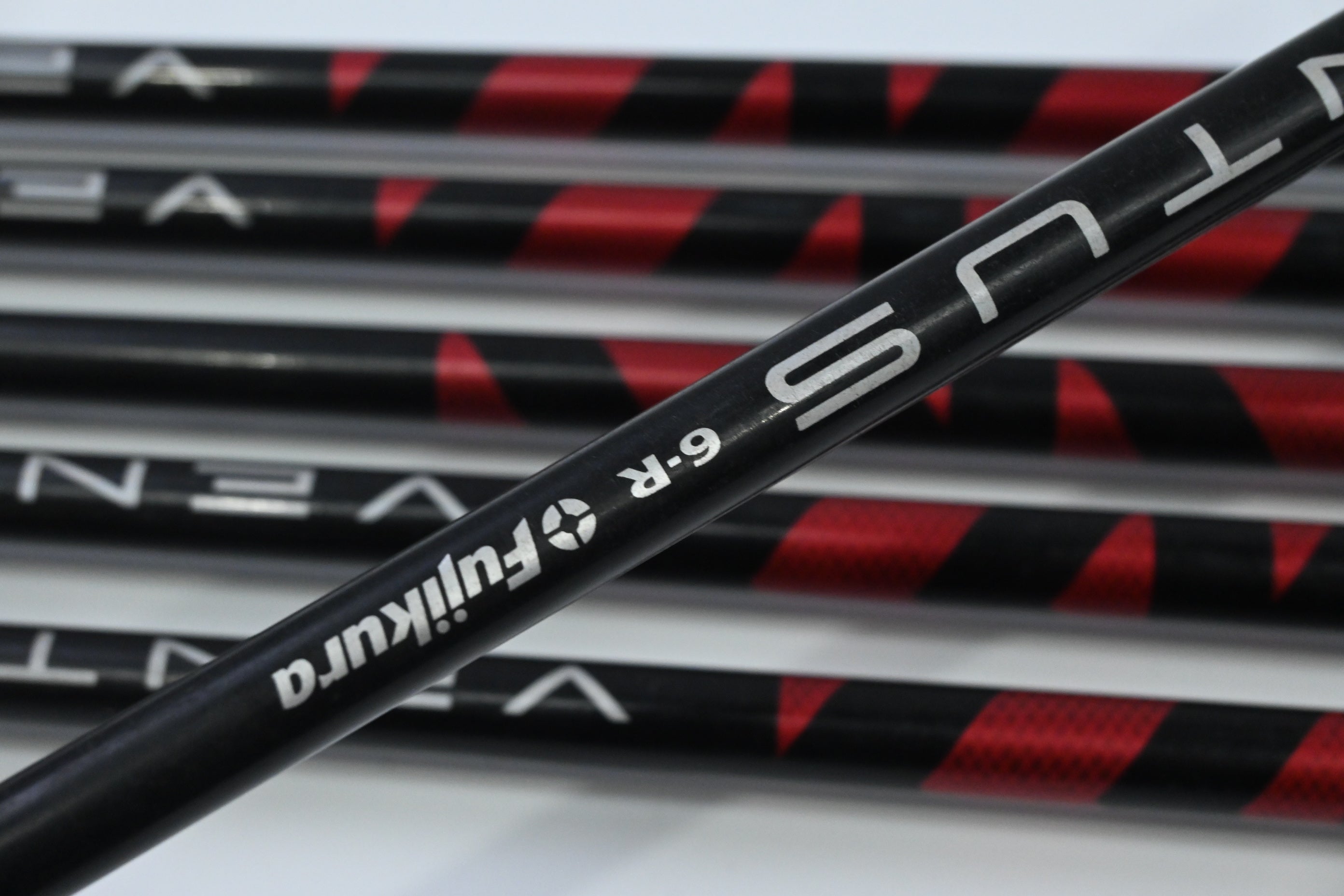 Taylormade Stealth Irons / 5-PW / Regular Flex Fujikura Ventus Red 6 Shafts