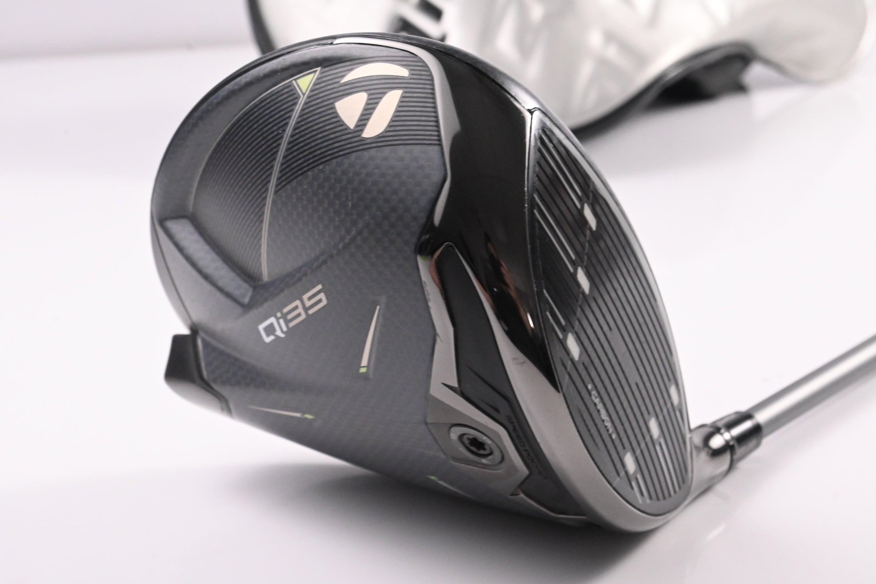 Taylormade Qi35 Driver / 10.5 Degree / Regular Flex Fujikura Air Speeder 50