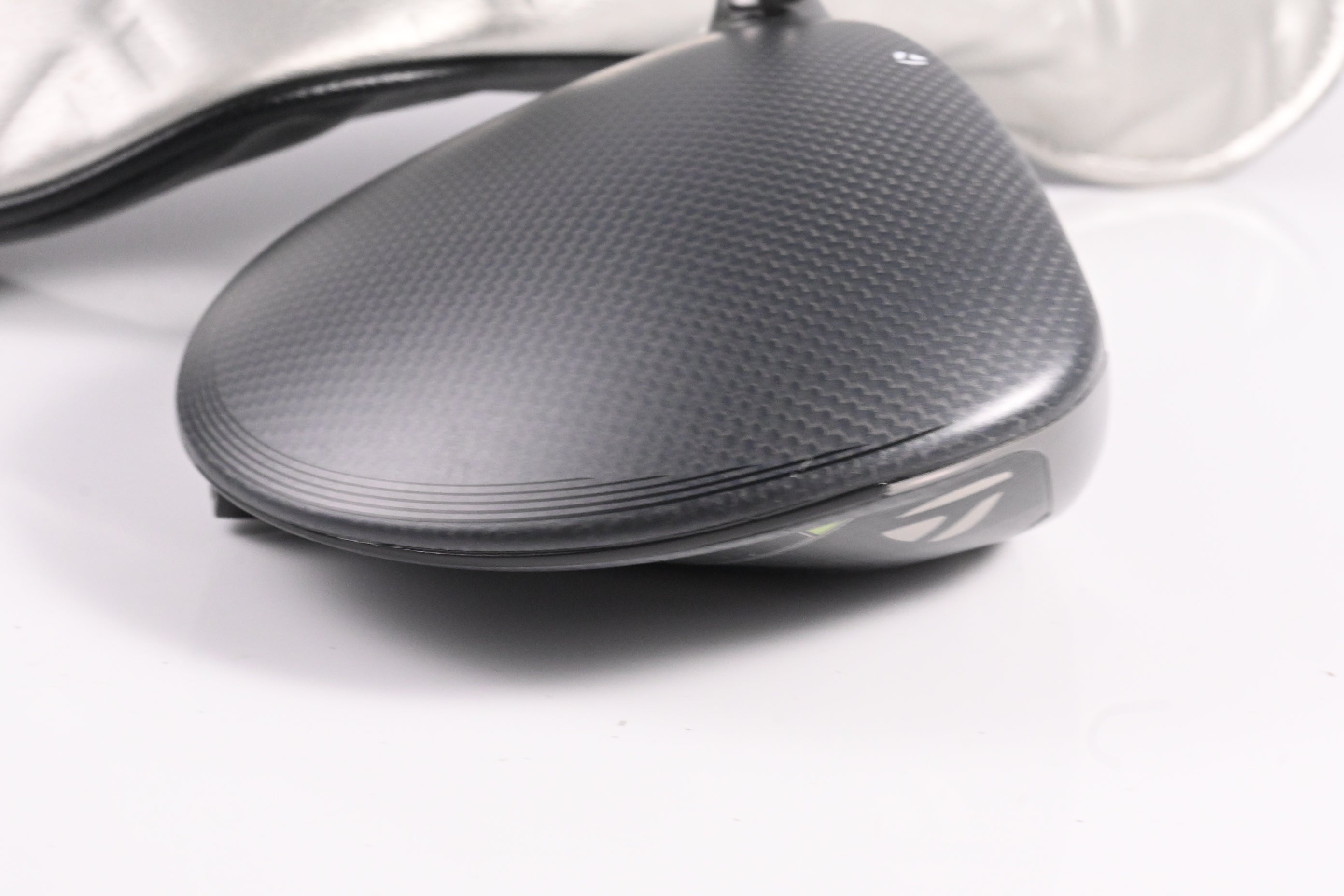 Taylormade Qi35 Driver / 10.5 Degree / Regular Flex Fujikura Air Speeder 50