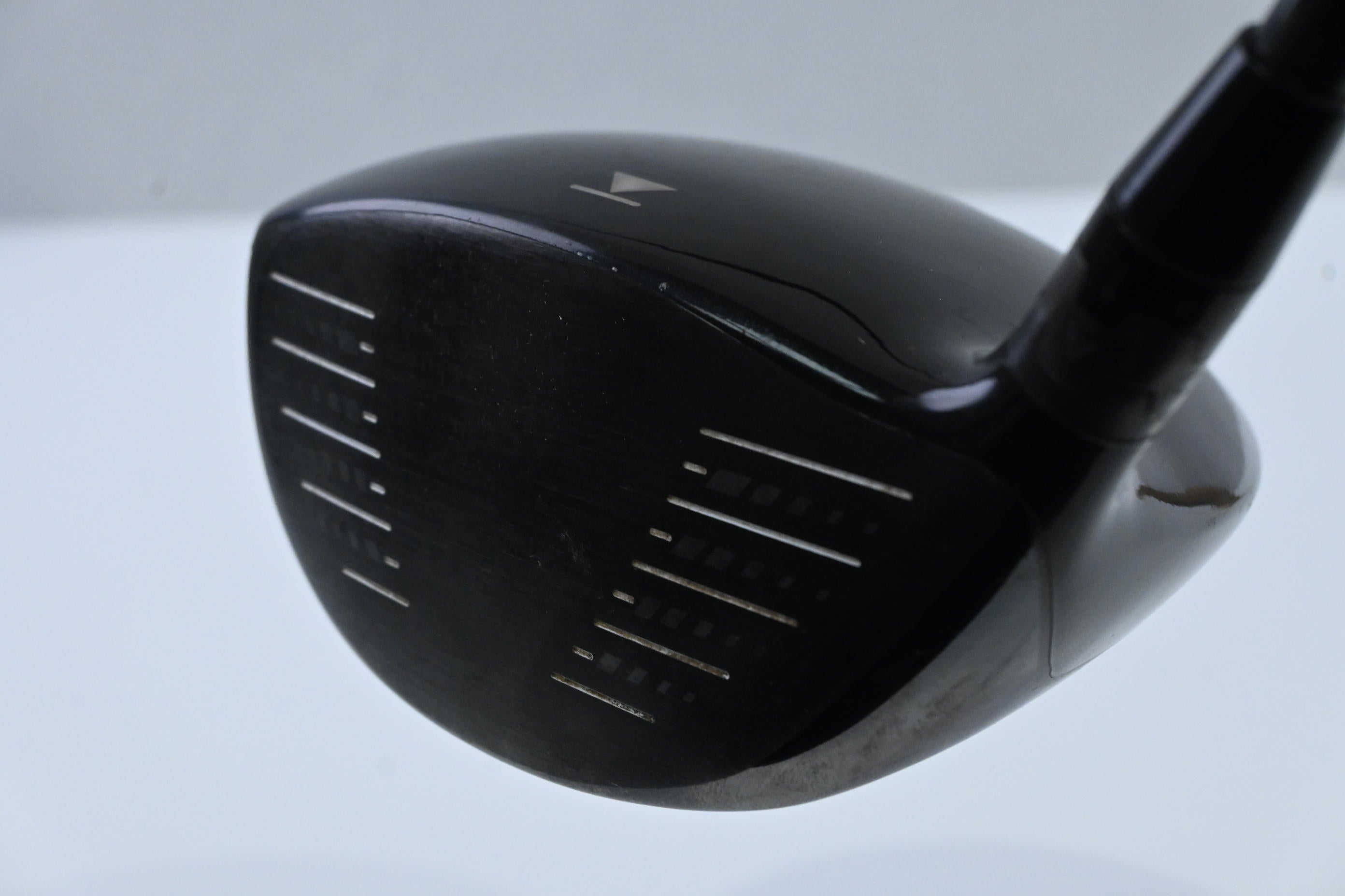 Titleist 913 D2 Driver / 10.5 Degree / Stiff Flex Aldila RIP Phenom 70