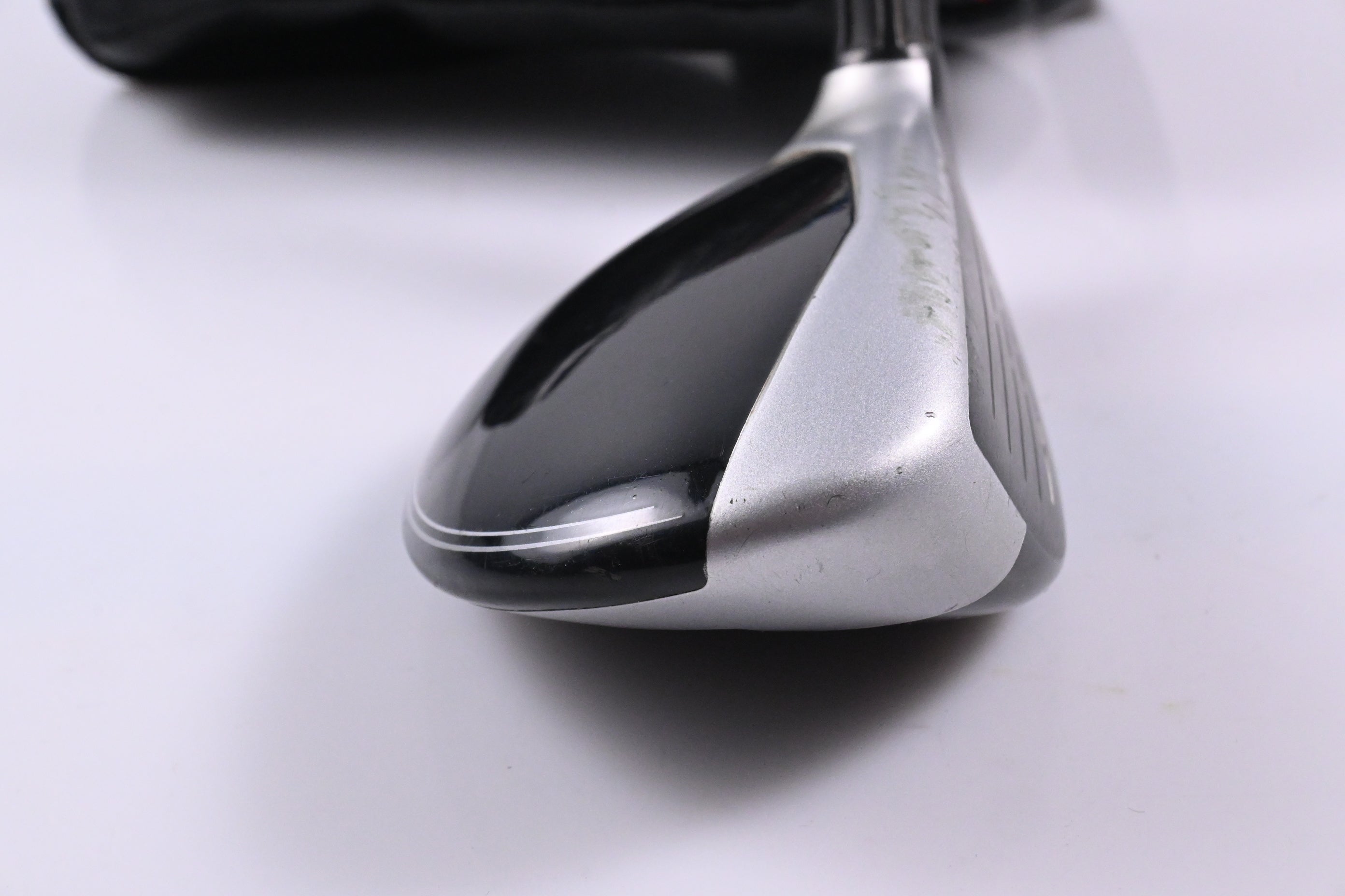 Taylormade M4 #3 Hybrid / 19 Degree / Regular Flex Fujikura Atmos Red 6 Shaft