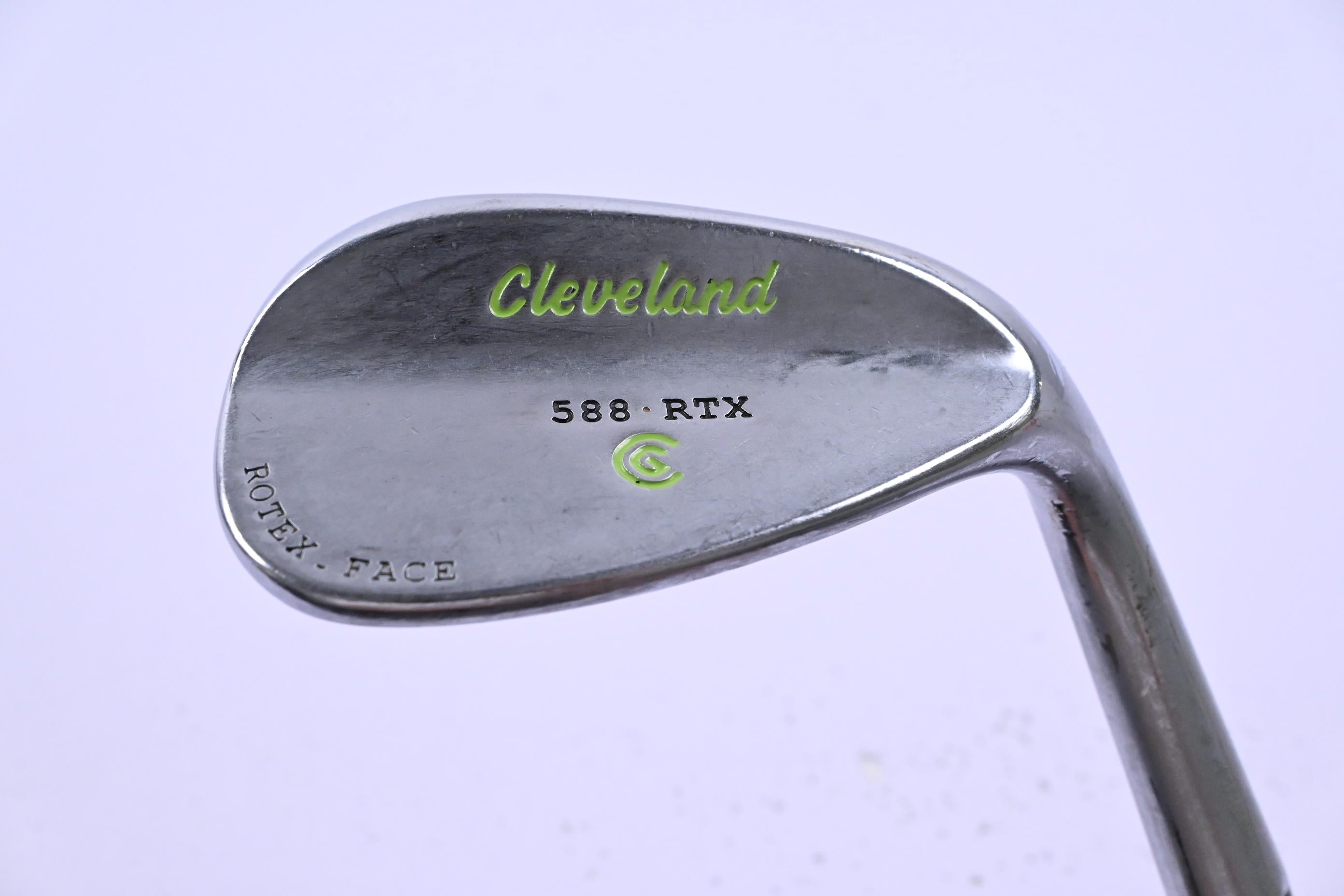 Cleveland 588 RTX Gap Wedge / 52 Degree / Wedge Flex Dynamic Gold Shaft