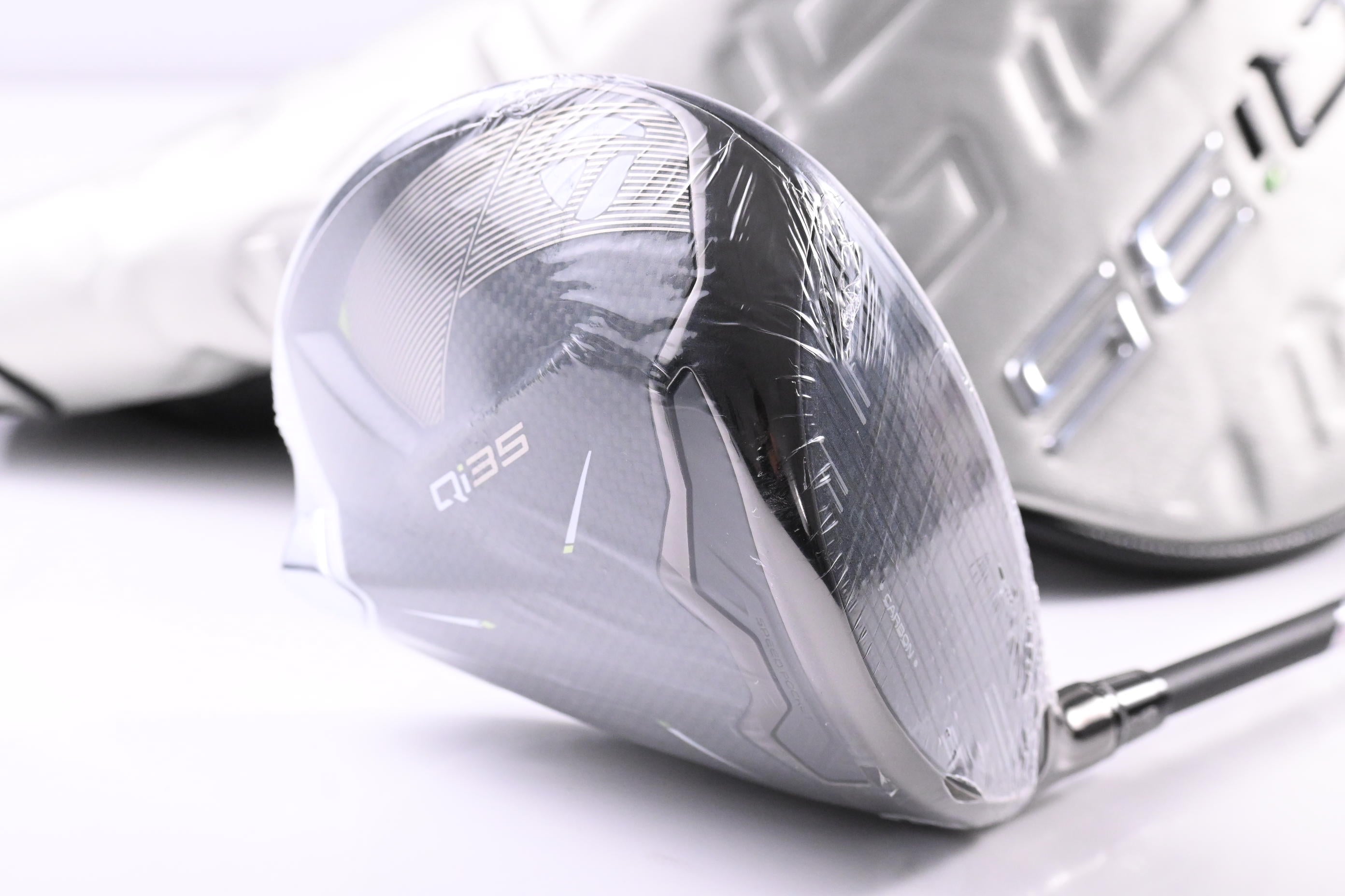 Taylormade Qi35 Max Lite Driver / 10.5 Degree / Regular Flex Vanquish 4 Shaft
