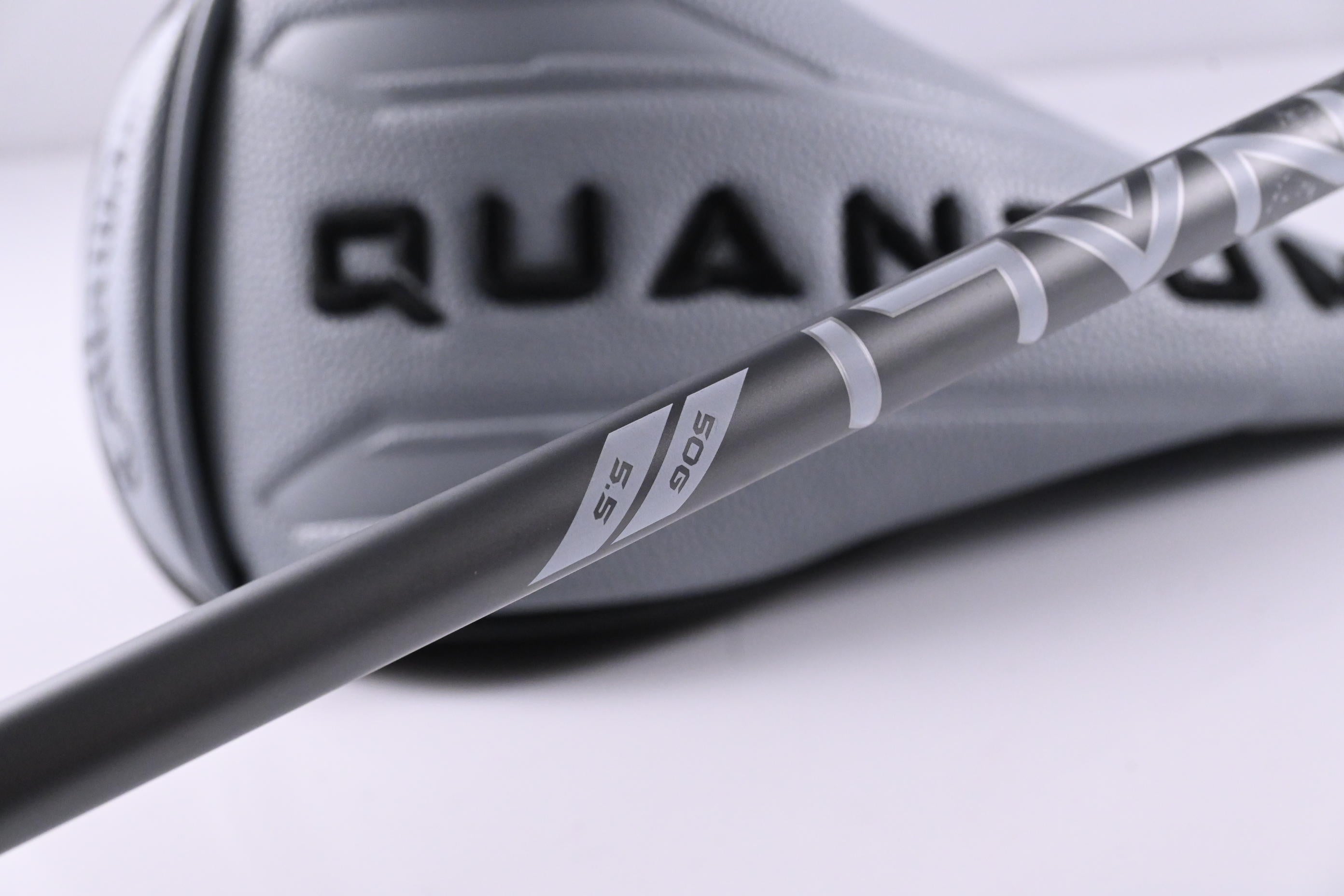 Callaway Quantum Max D Driver / 10.5 Degree / Regular Flex Denali Frost Silver