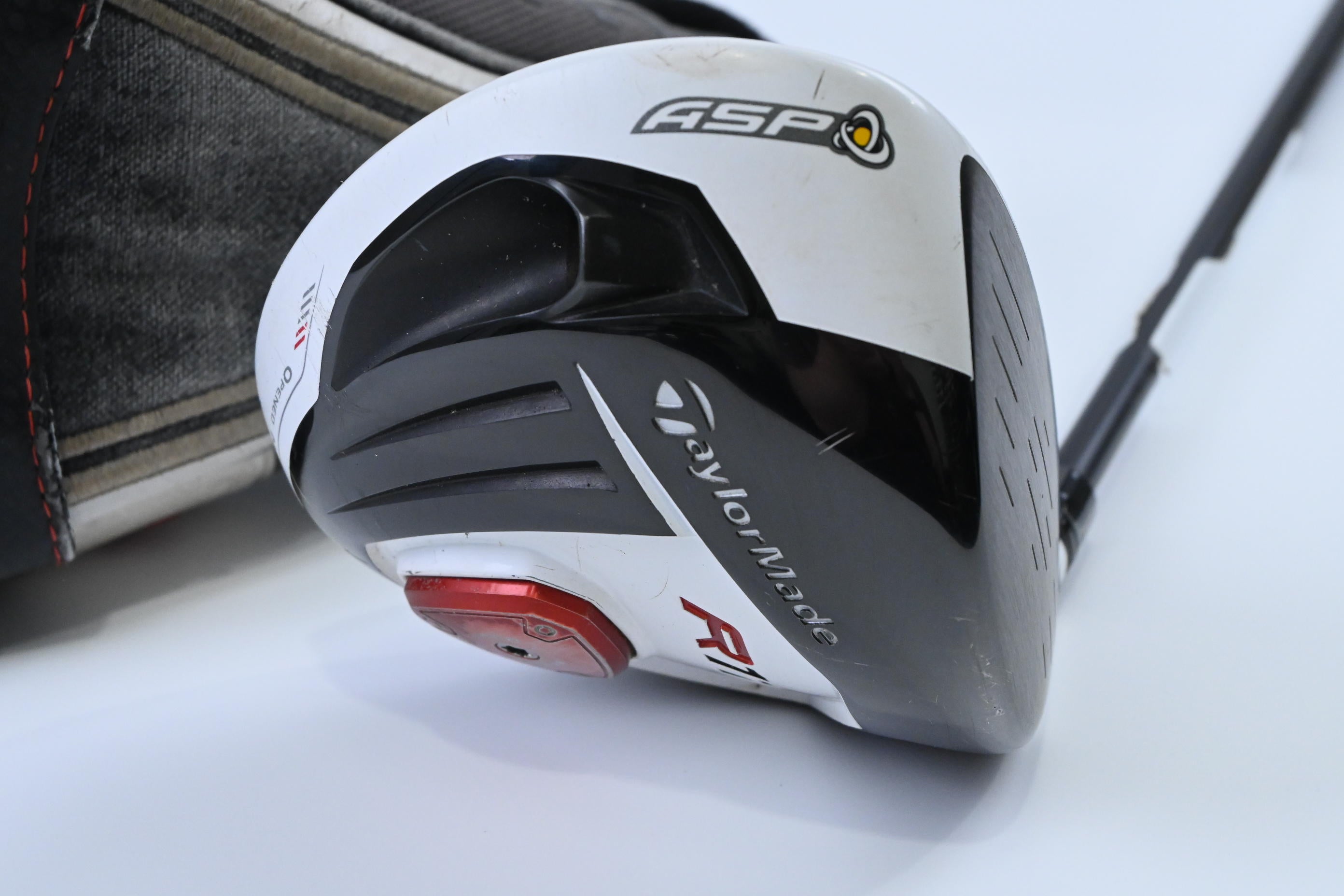 Taylormade R11 Driver / 9 Degree / Stiff Flex Taylormade Fujikura Blur 60 Shaft