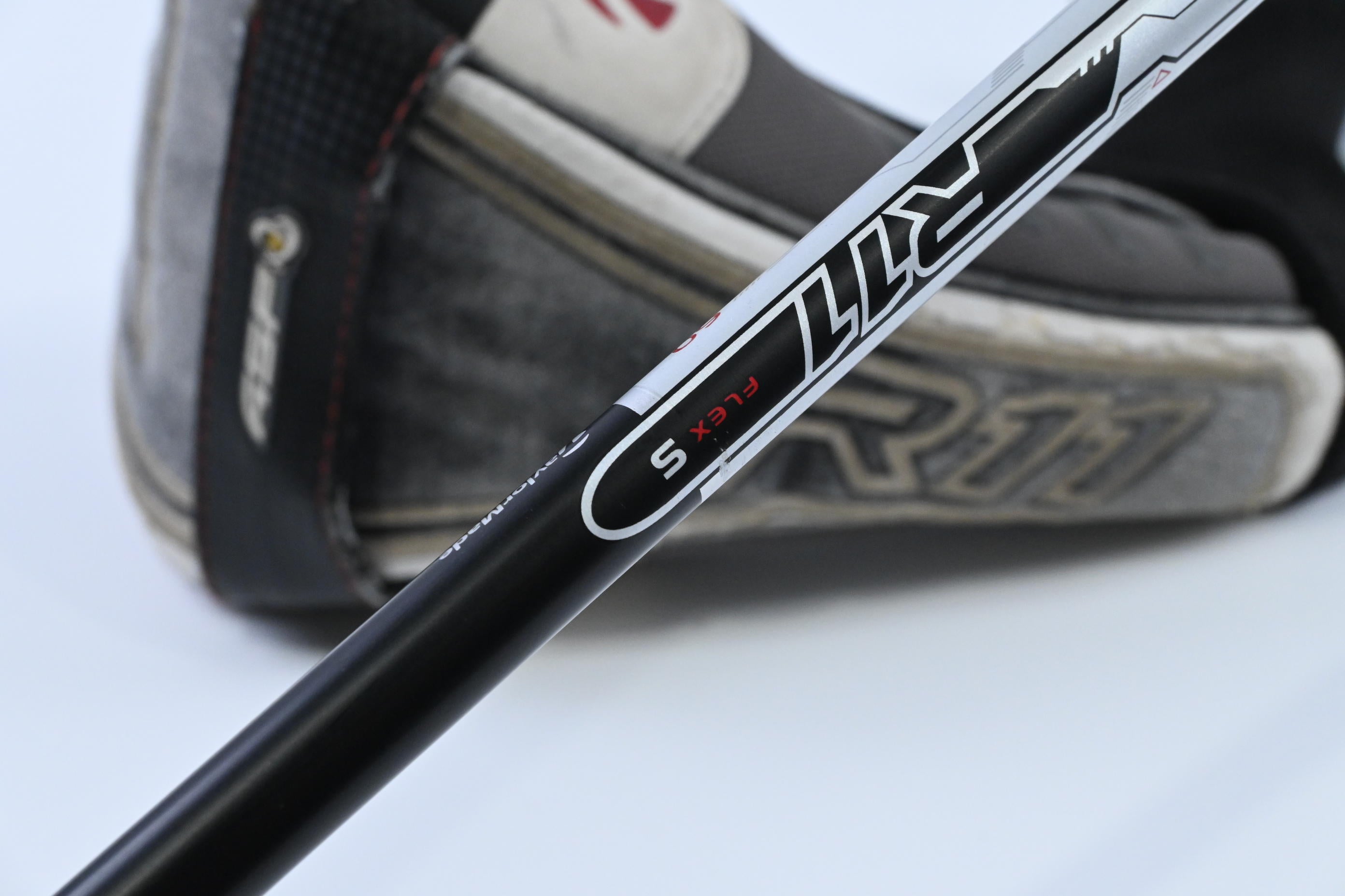 Taylormade R11 Driver / 9 Degree / Stiff Flex Taylormade Fujikura Blur 60 Shaft