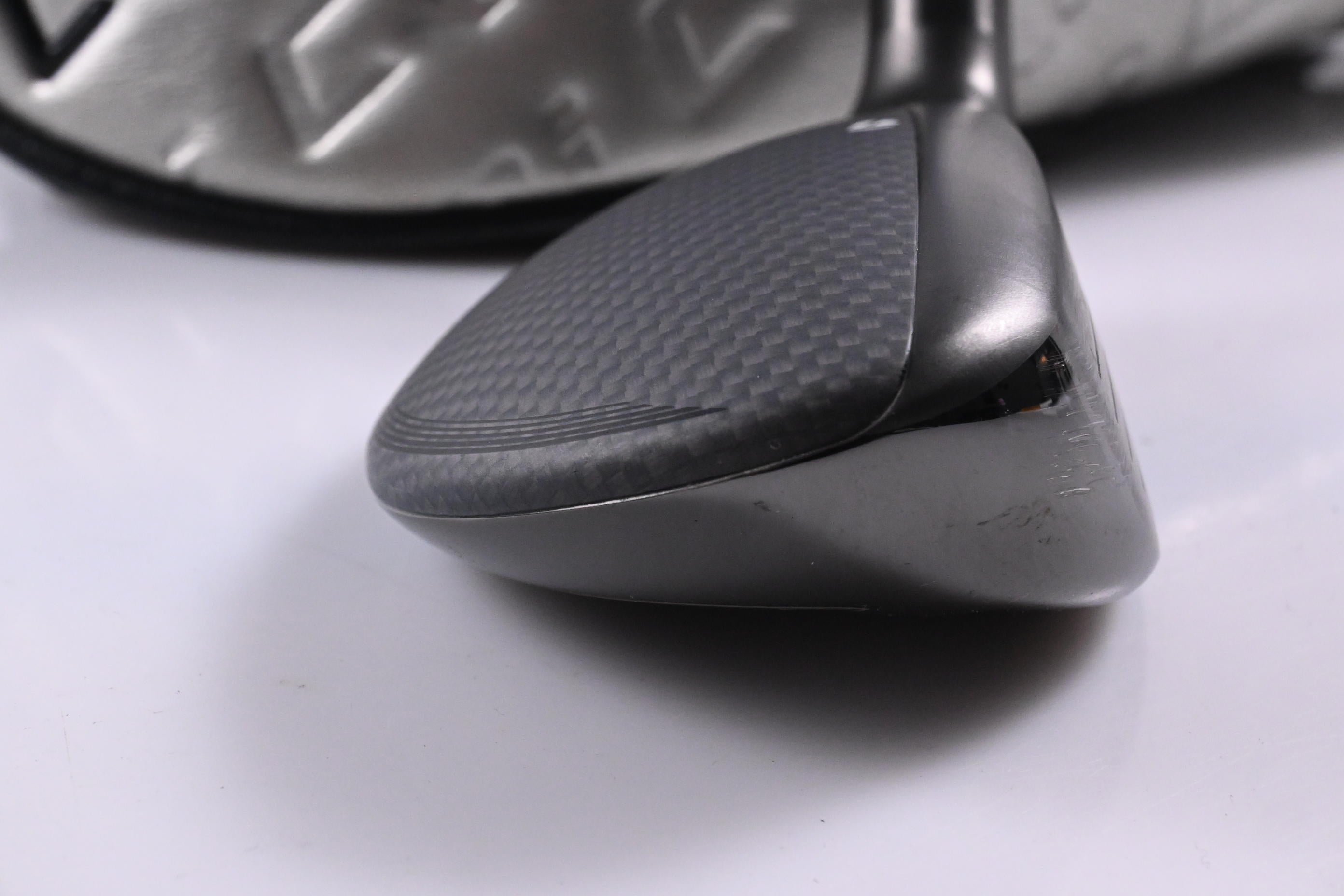 Taylormade Qi35 #4 Hybrid / 22 Degree / Regular Flex ACCRA GX Blue