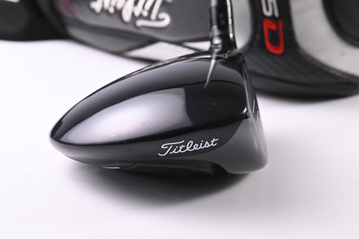 Titleist 915 D2 Driver / 9.5 Degree / Stiff Flex Aldila Rogue Black 70 Shaft