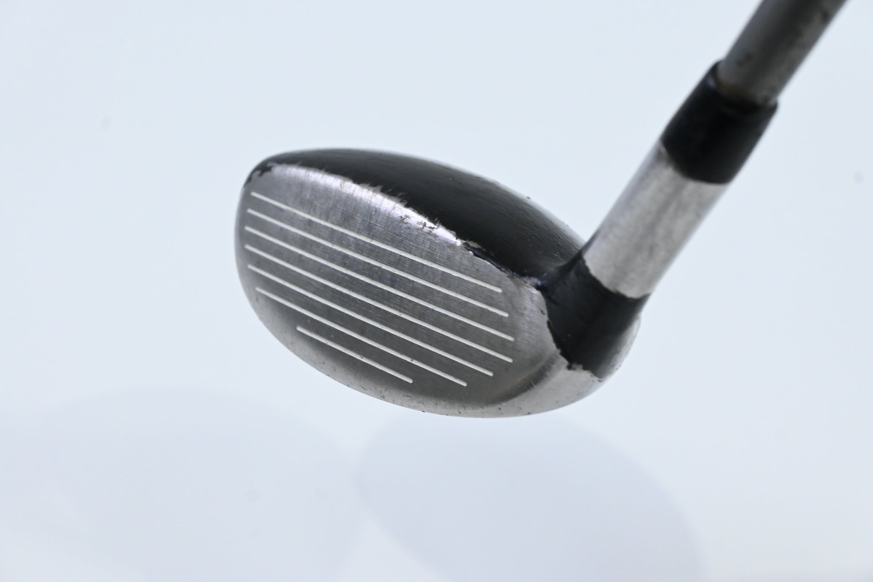 Titleist 909H #3 Hybrid / 19 Degree / Stiff Flex Diamana 80 Shaft