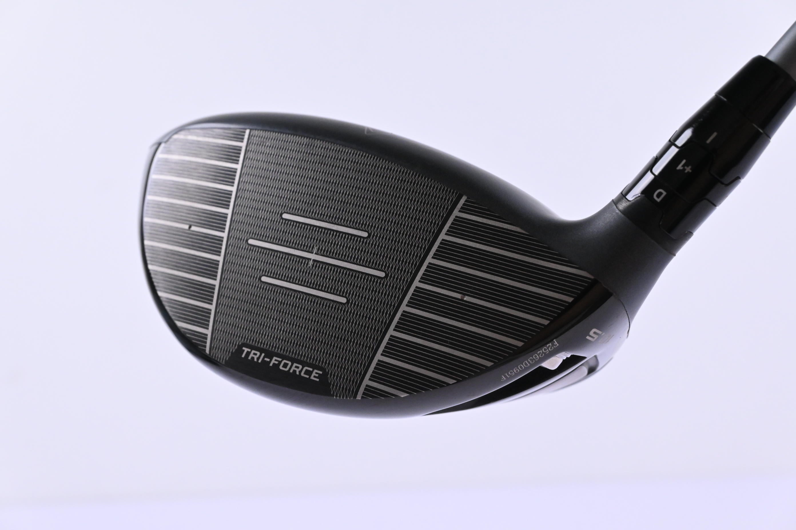 Callaway Quantum Max Driver / 10.5 Degree / Regular Flex Denali Frost Silver 50