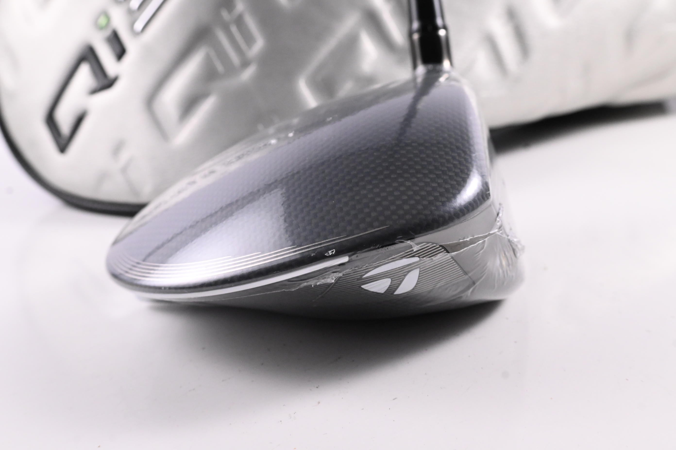 Taylormade Qi35 Max Lite Driver / 10.5 Degree / Regular Flex Vanquish 4 Shaft