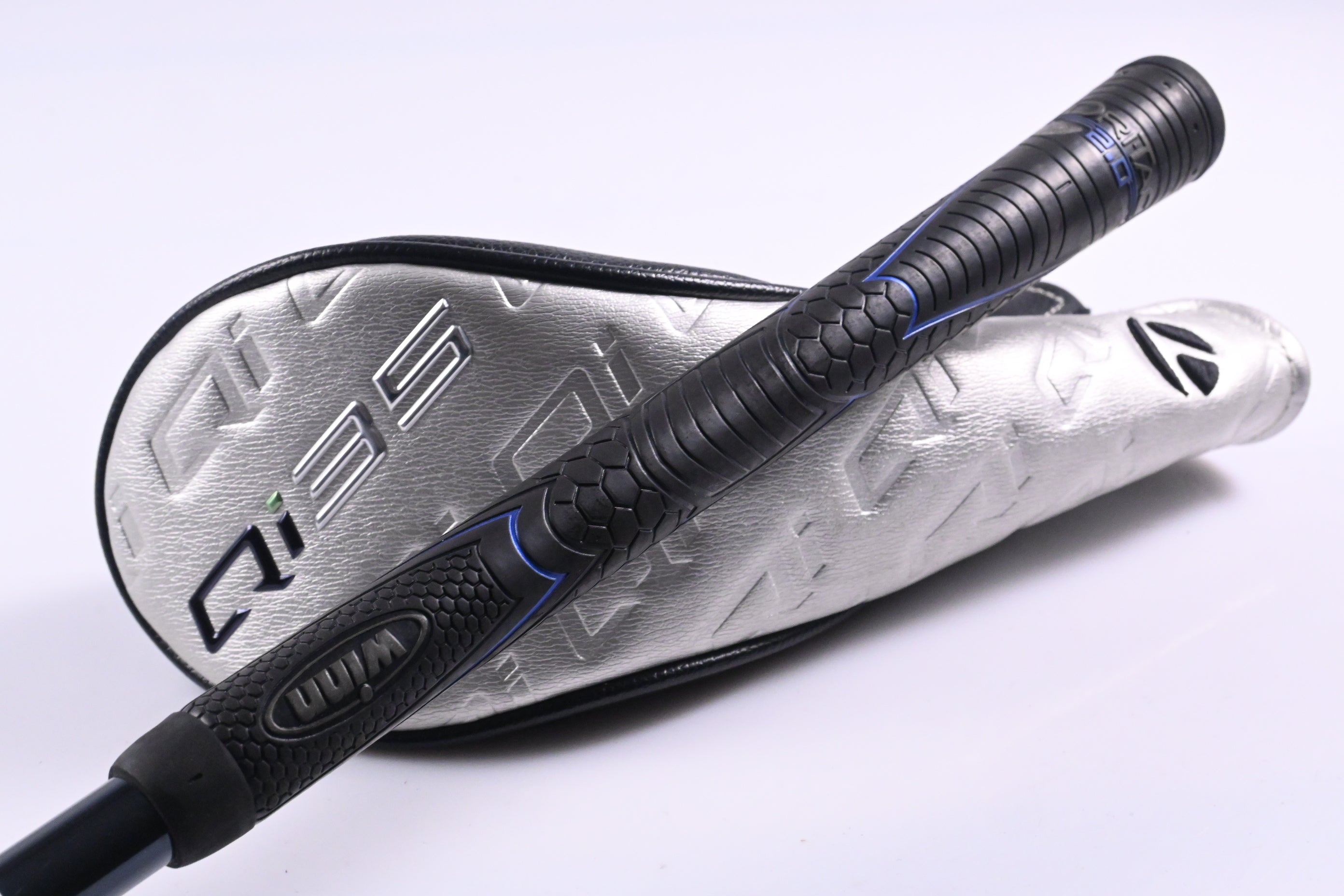 Taylormade Qi35 #3 Hybrid / 19 Degree / Stiff Flex UST Recoil Dart 80 Shaft