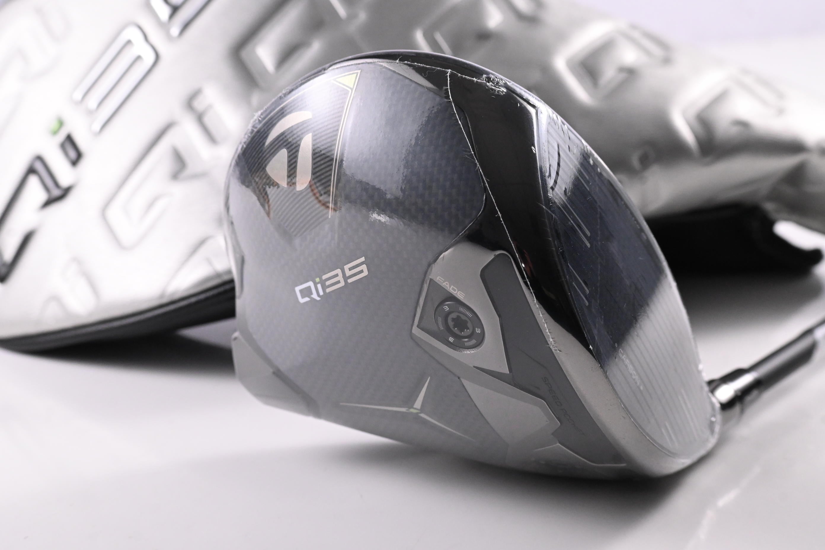 Taylormade Qi35 LS Driver / 9 Degree / Stiff Flex Kai'li White Dark Wave 60