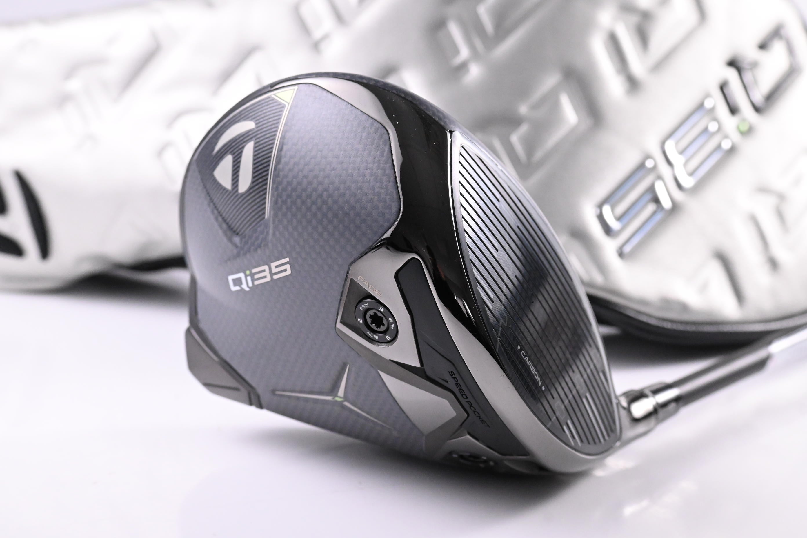 Taylormade Qi35 LS Driver / 10.5 Degree / Regular Flex Fujikura Ventus Blue 5
