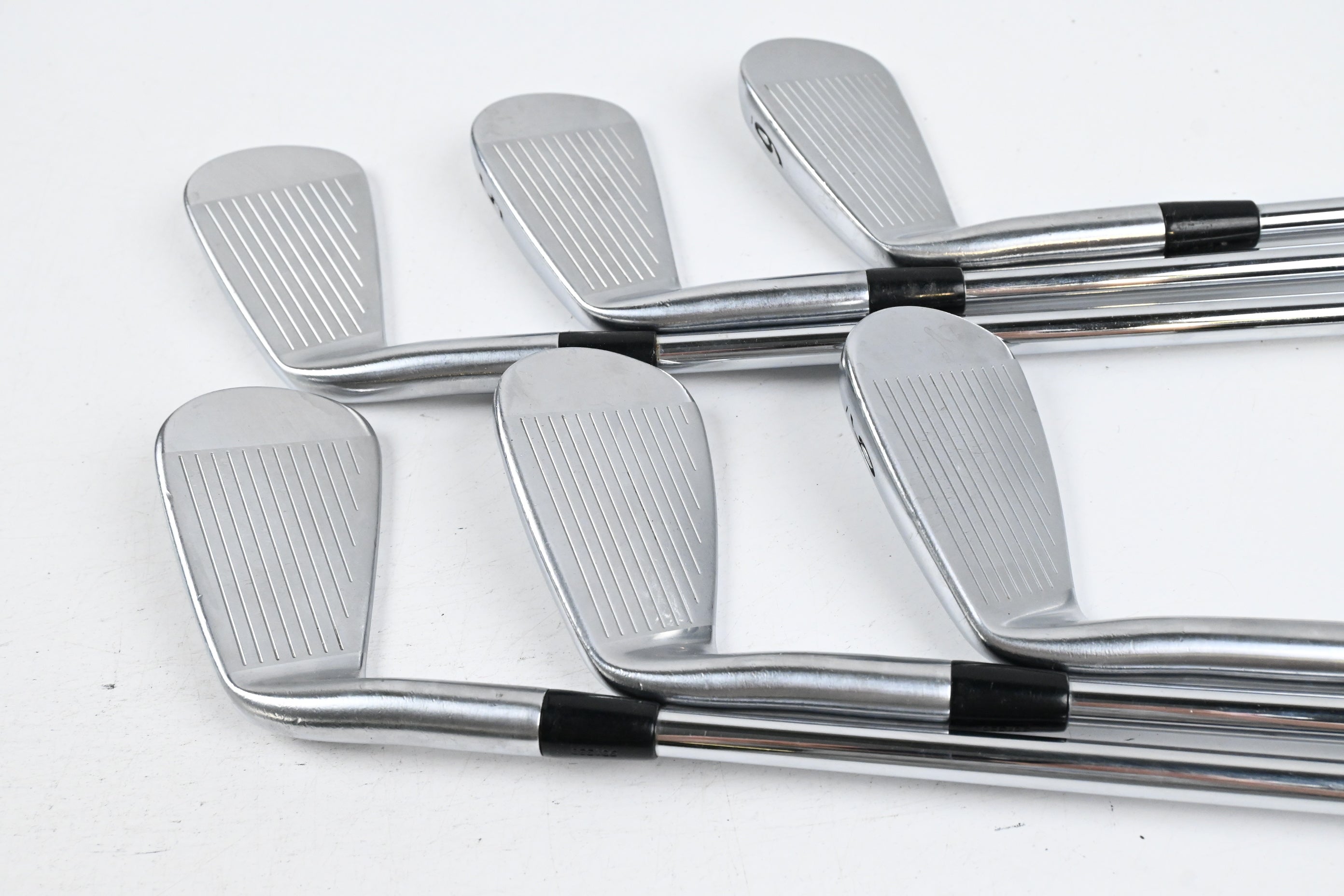Titleist 712 MB Irons / 4-9i / Stiff Flex Dynamic Gold S300 Shafts