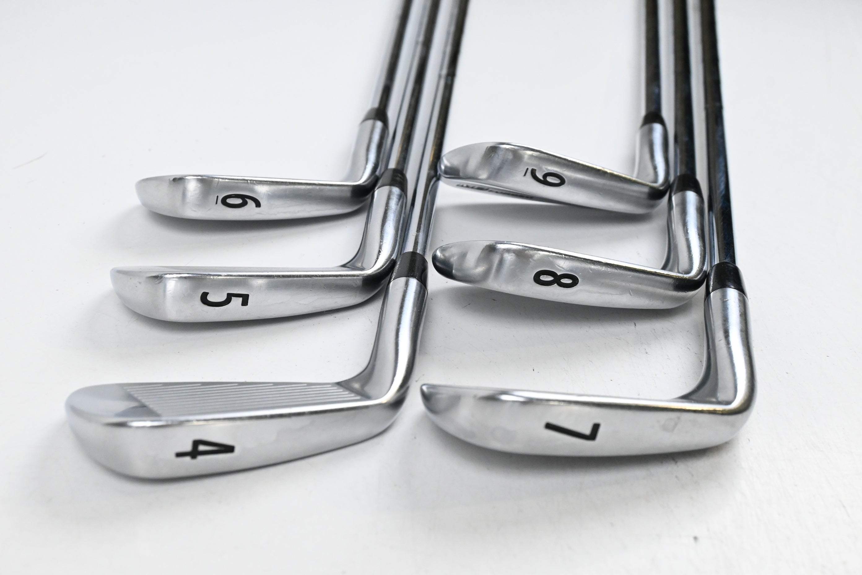 Titleist 712 MB Irons / 4-9i / Stiff Flex Dynamic Gold S300 Shafts