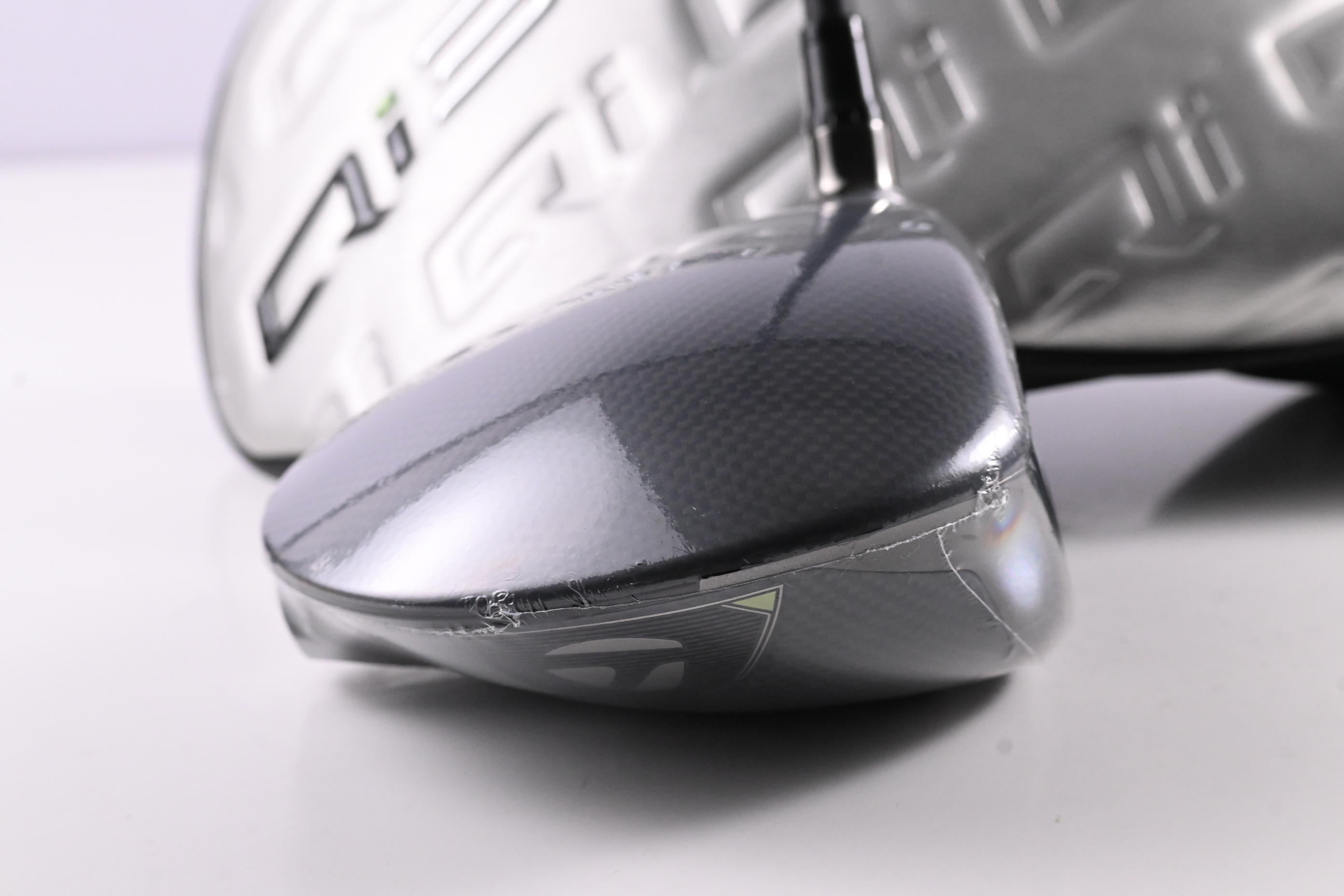 Taylormade Qi35 LS Driver / 9 Degree / Stiff Flex Kai'li White Dark Wave 60