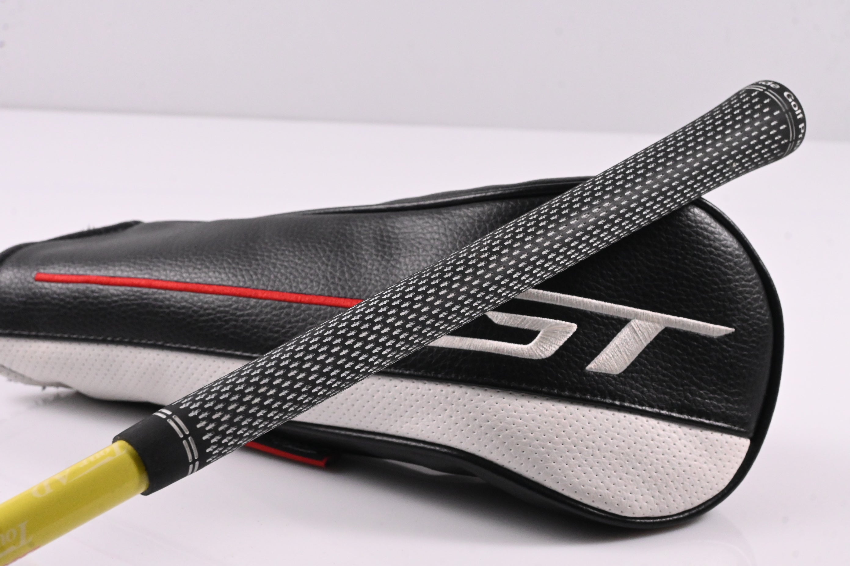 Titleist GT2 #3 Wood / 13.5 Degree / Stiff Flex Graphite Design Tour AD MJ-6