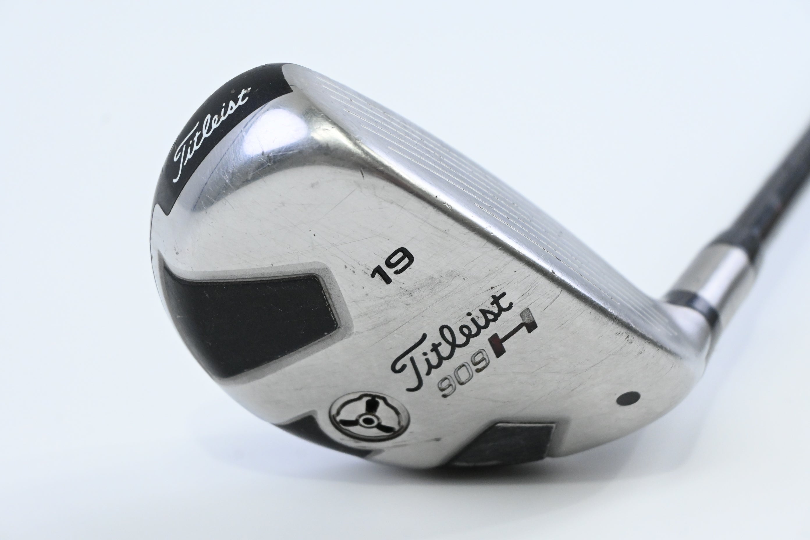 Titleist 909H #3 Hybrid / 19 Degree / Stiff Flex Aldila Voodoo Shaft