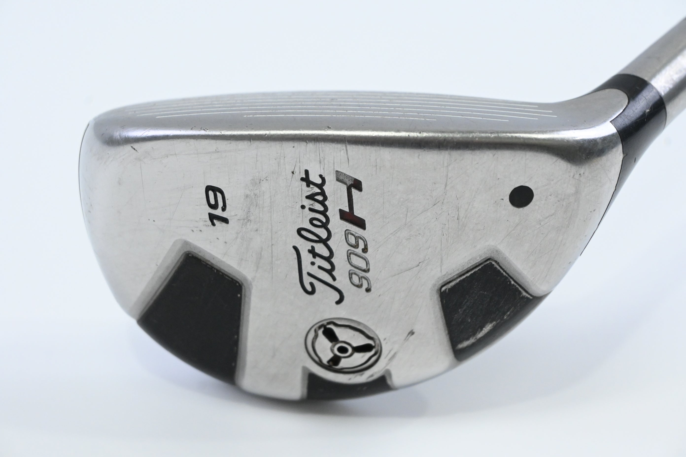 Titleist 909H #3 Hybrid / 19 Degree / Stiff Flex Aldila Voodoo Shaft