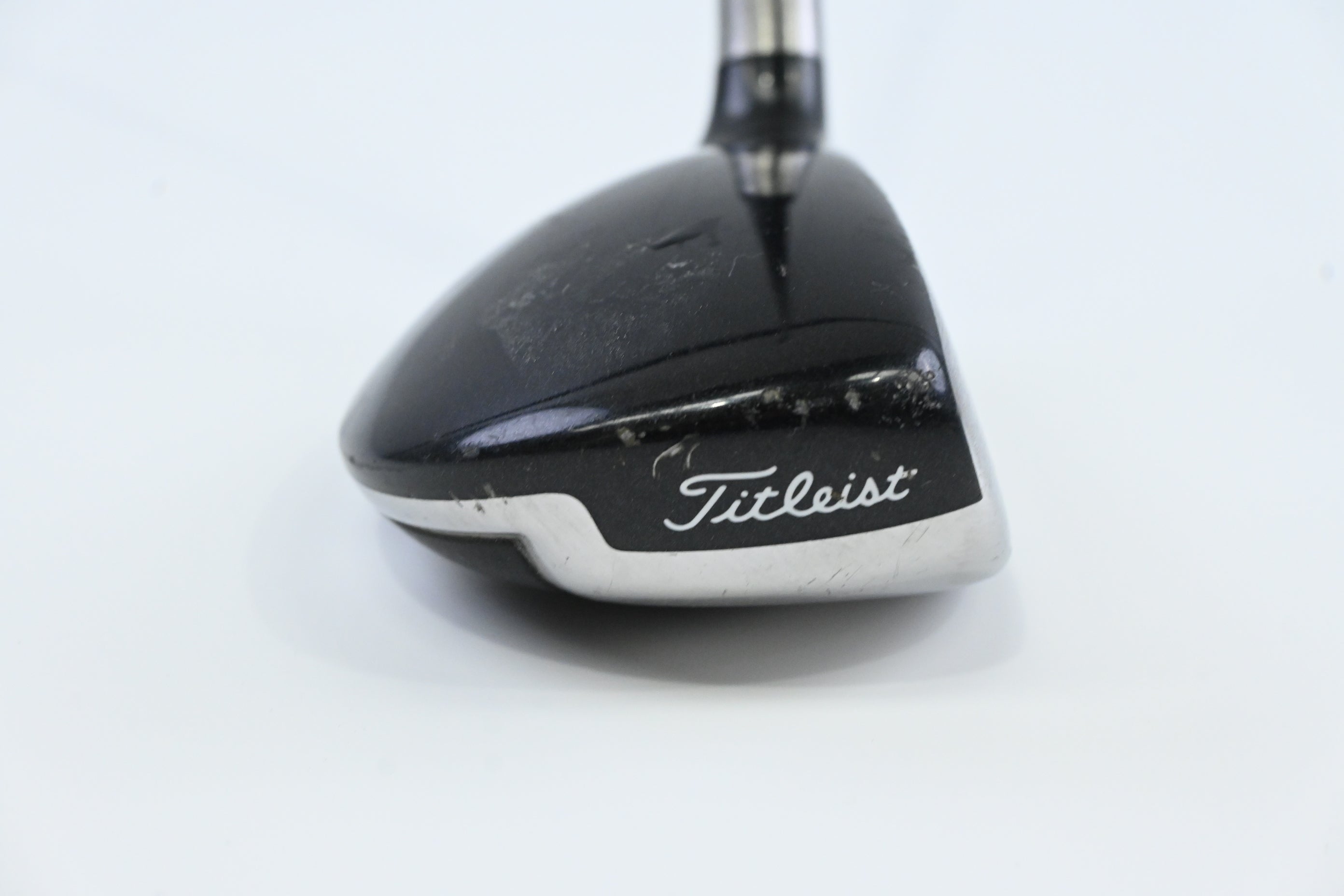 Titleist 909H #3 Hybrid / 19 Degree / Stiff Flex Aldila Voodoo Shaft