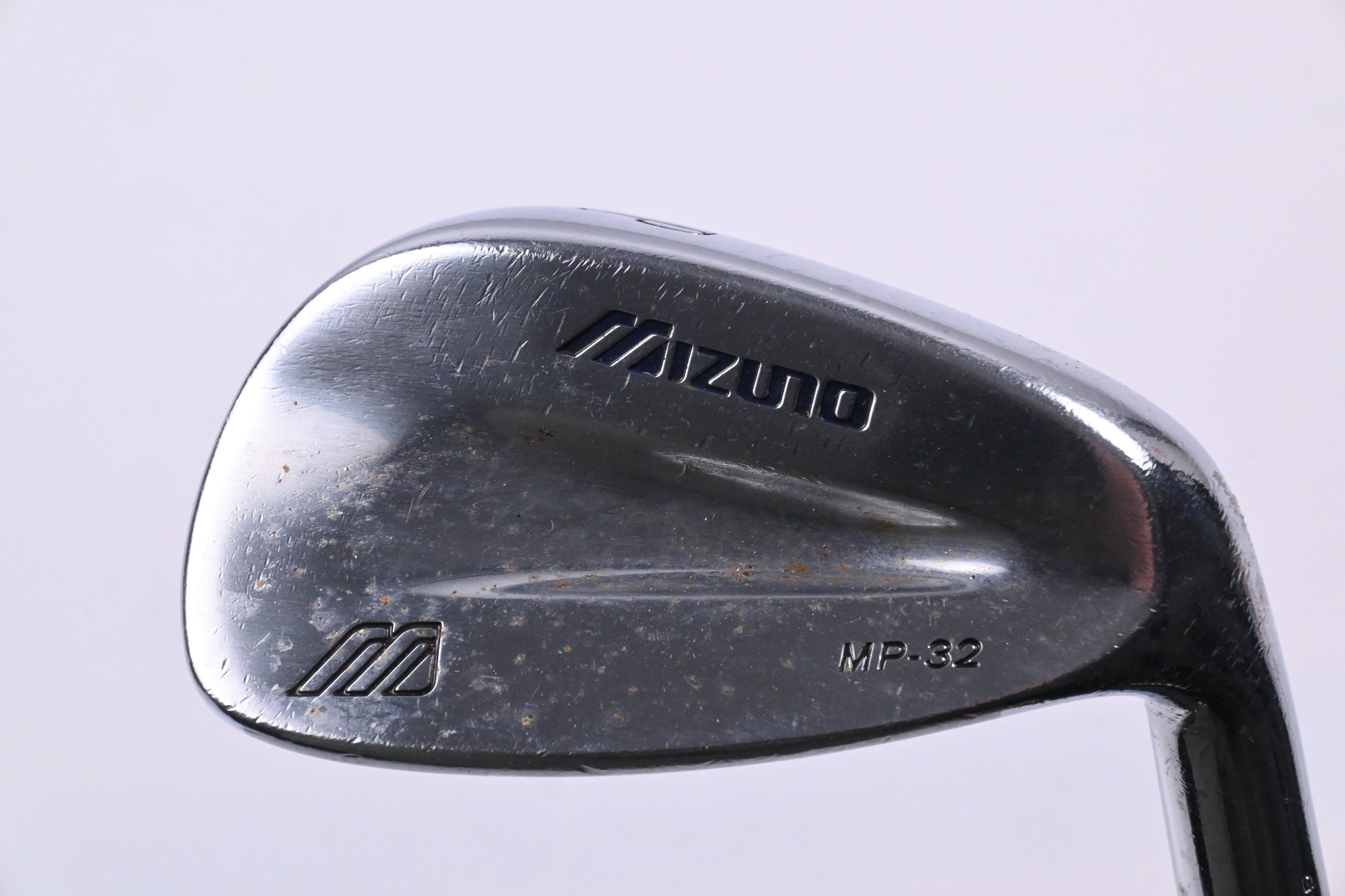 Mizuno MP-32 Pitching Wedge / 47 Degree / Regular Flex Dynamic Gold R300 Shaft